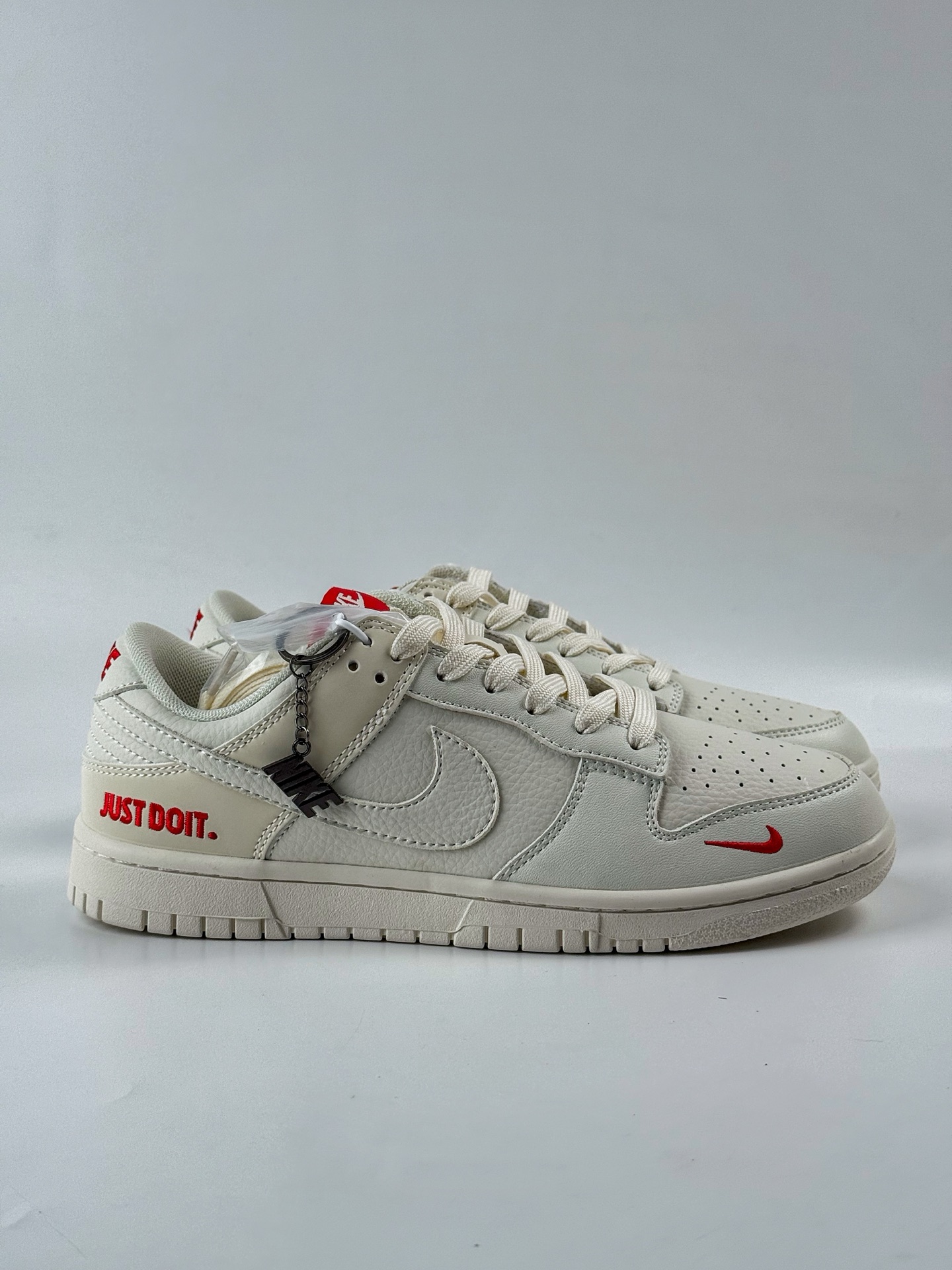 280 Nike SB Dunk Low x Just Do It 米白红小勾 CS1688-113-Chinese UA Cheap High Quatity Brand Clothes Bags handbags Sneakers wholesale wholesaler seller from China Factory suppliers Fashion Clothing Shoes best Quality Beautiful Price 280 Nike SB Dunk Low x Just Do It 米白红小勾 CS1688-113