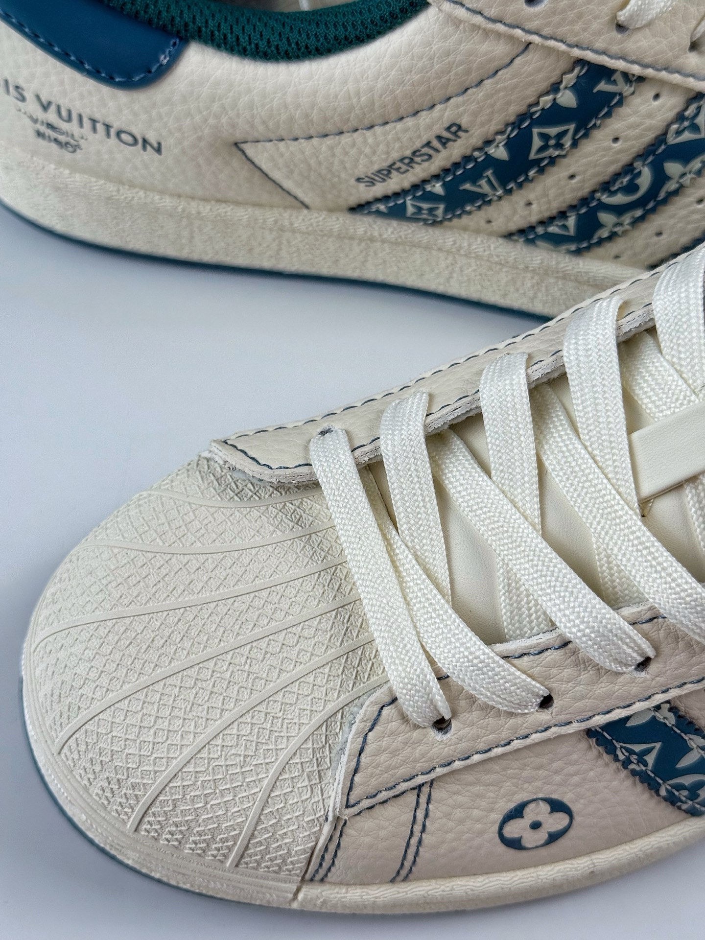 220 AD Originals Superstar x Louis Vuitton 米蓝 DS0004-Chinese UA Cheap High Quatity Brand Clothes Bags handbags Sneakers wholesale wholesaler seller from China Factory suppliers Fashion Clothing Shoes best Quality Beautiful Price 220 AD Originals Superstar x Louis Vuitton 米蓝 DS0004