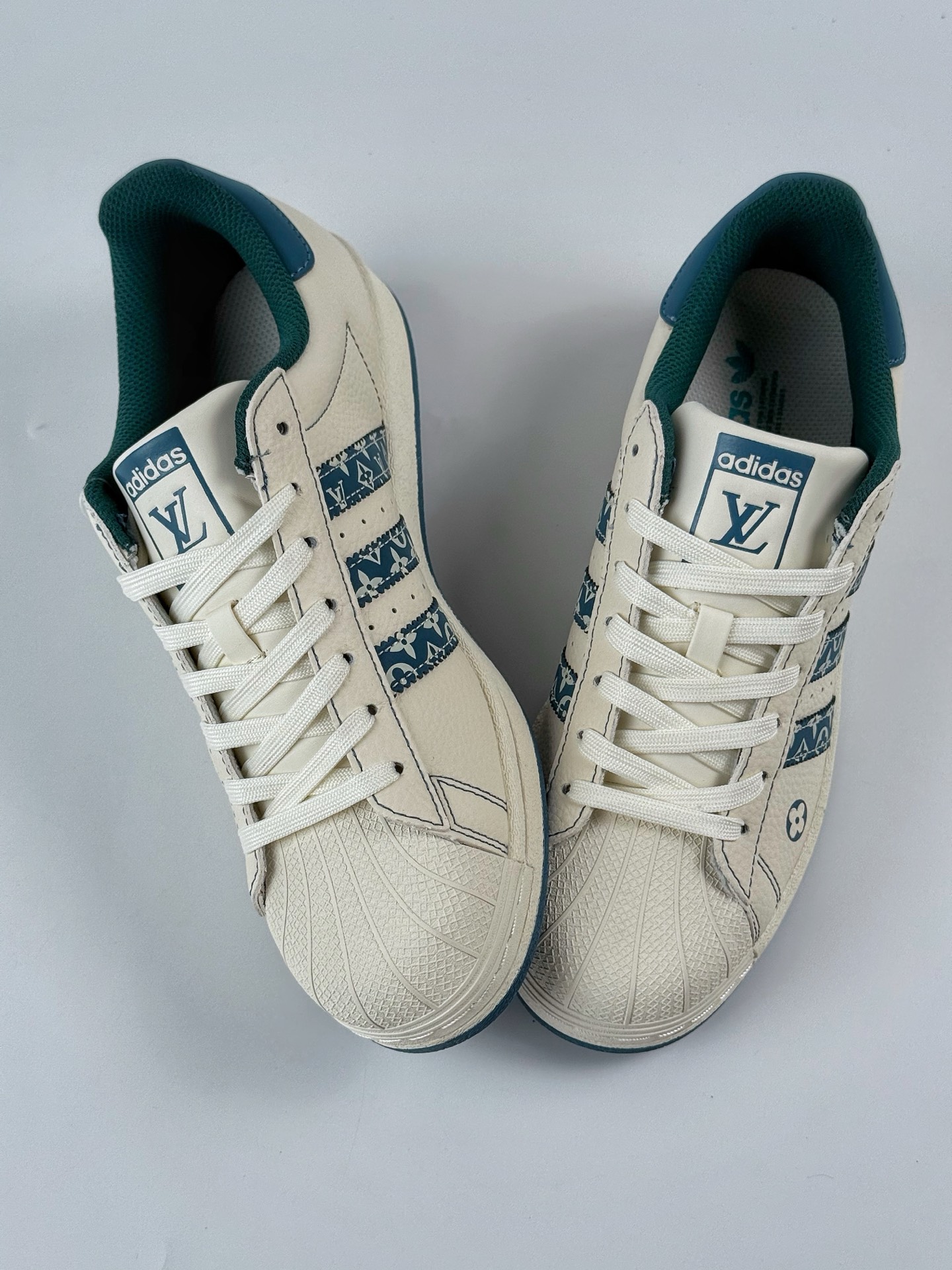 220 AD Originals Superstar x Louis Vuitton 米蓝 DS0004-Chinese UA Cheap High Quatity Brand Clothes Bags handbags Sneakers wholesale wholesaler seller from China Factory suppliers Fashion Clothing Shoes best Quality Beautiful Price 220 AD Originals Superstar x Louis Vuitton 米蓝 DS0004