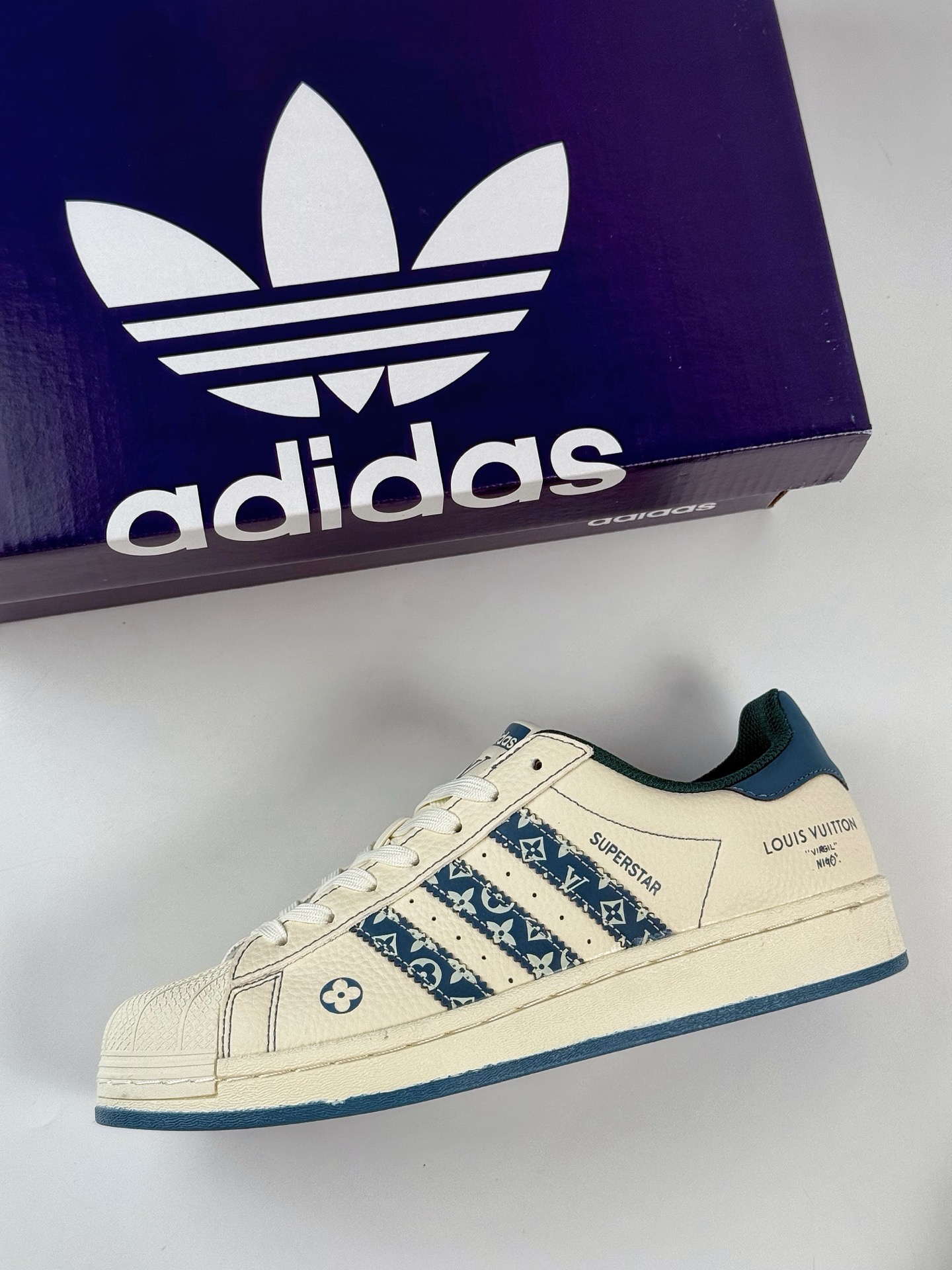 220 AD Originals Superstar x Louis Vuitton 米蓝 DS0004-Chinese UA Cheap High Quatity Brand Clothes Bags handbags Sneakers wholesale wholesaler seller from China Factory suppliers Fashion Clothing Shoes best Quality Beautiful Price 220 AD Originals Superstar x Louis Vuitton 米蓝 DS0004