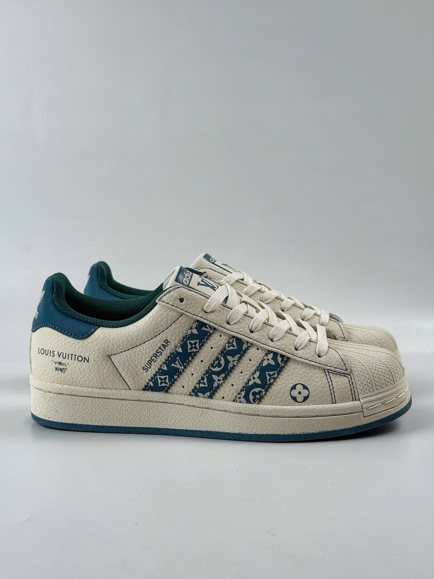 220 AD Originals Superstar x Louis Vuitton 米蓝 DS0004-Chinese UA Cheap High Quatity Brand Clothes Bags handbags Sneakers wholesale wholesaler seller from China Factory suppliers Fashion Clothing Shoes best Quality Beautiful Price 220 AD Originals Superstar x Louis Vuitton 米蓝 DS0004