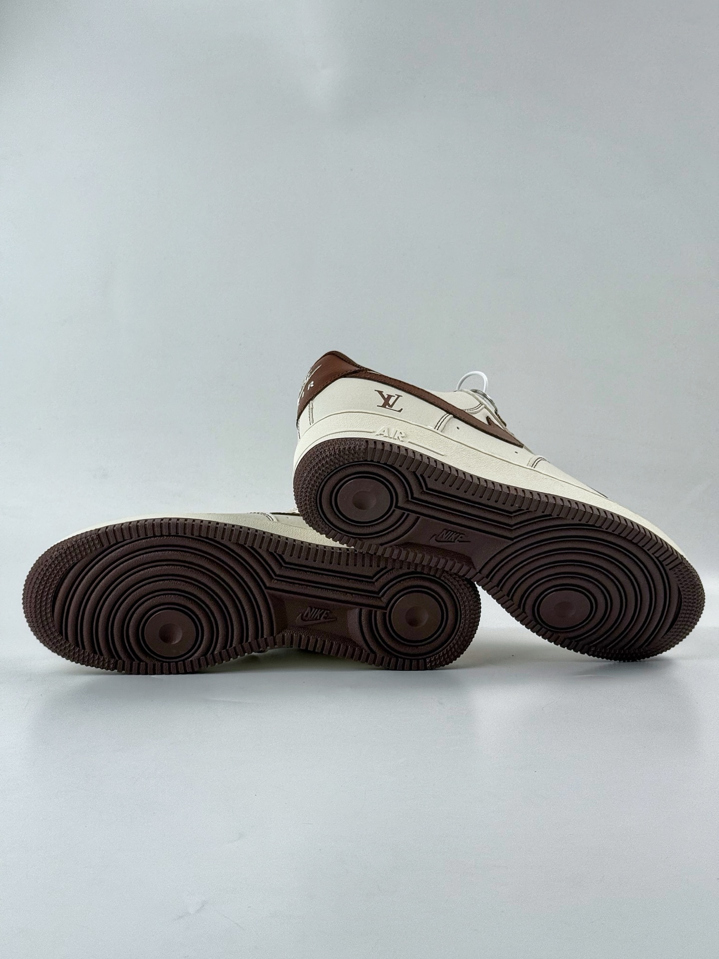 Nike Air Force 1 Low 07 x Louis Vuitton 白棕小勾 KK1988-087
