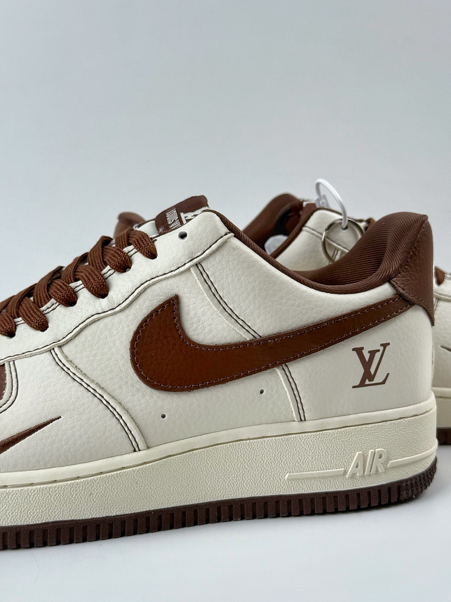 Nike Air Force 1 Low 07 x Louis Vuitton 白棕小勾 KK1988-087