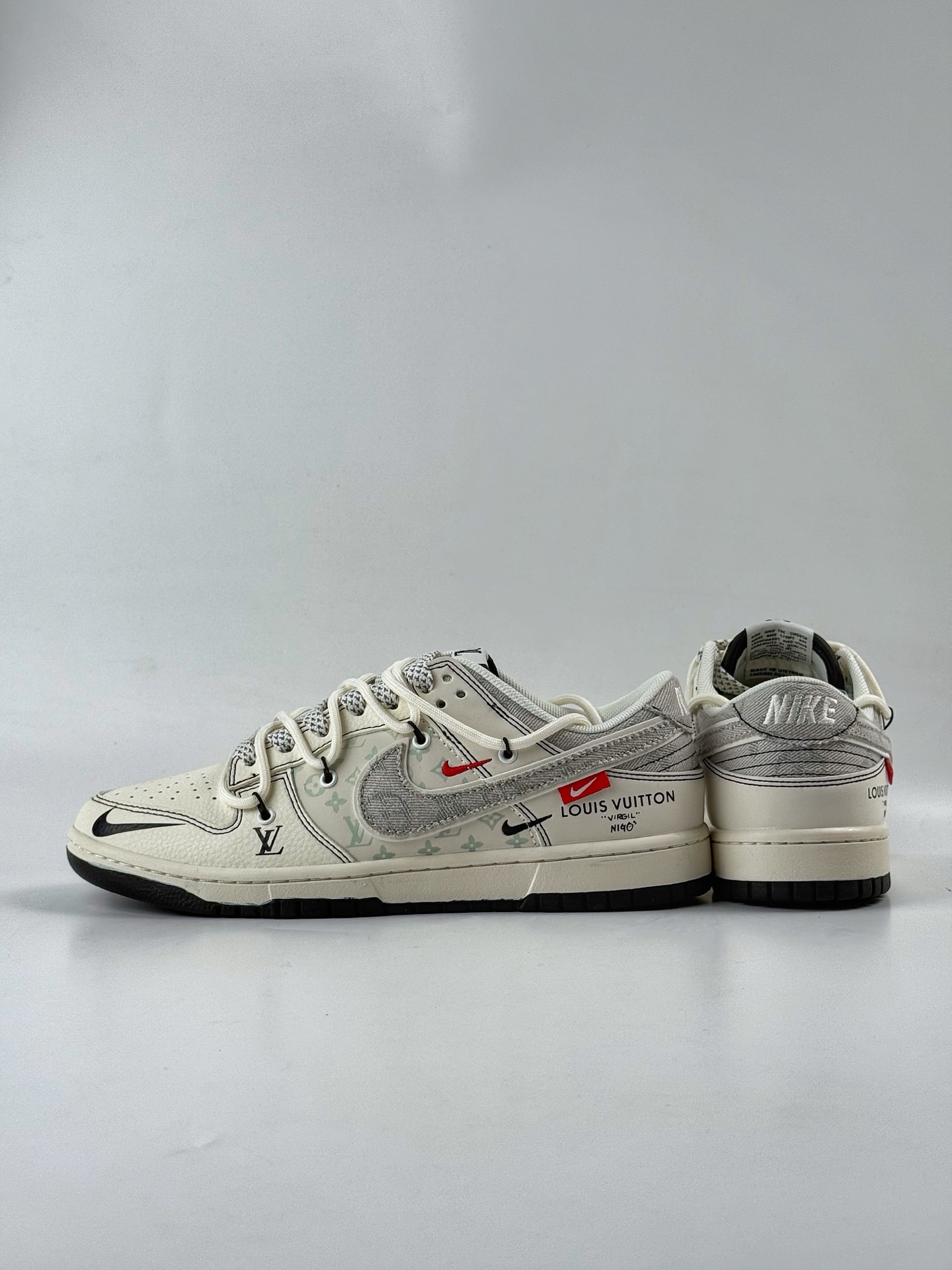 300 Nike SB Dunk Low x Louis Vuitton 白灰三小勾绑带满天星 YX5066-379-Chinese UA Cheap High Quatity Brand Clothes Bags handbags Sneakers wholesale wholesaler seller from China Factory suppliers Fashion Clothing Shoes best Quality Beautiful Price 300 Nike SB Dunk Low x Louis Vuitton 白灰三小勾绑带满天星 YX5066-379