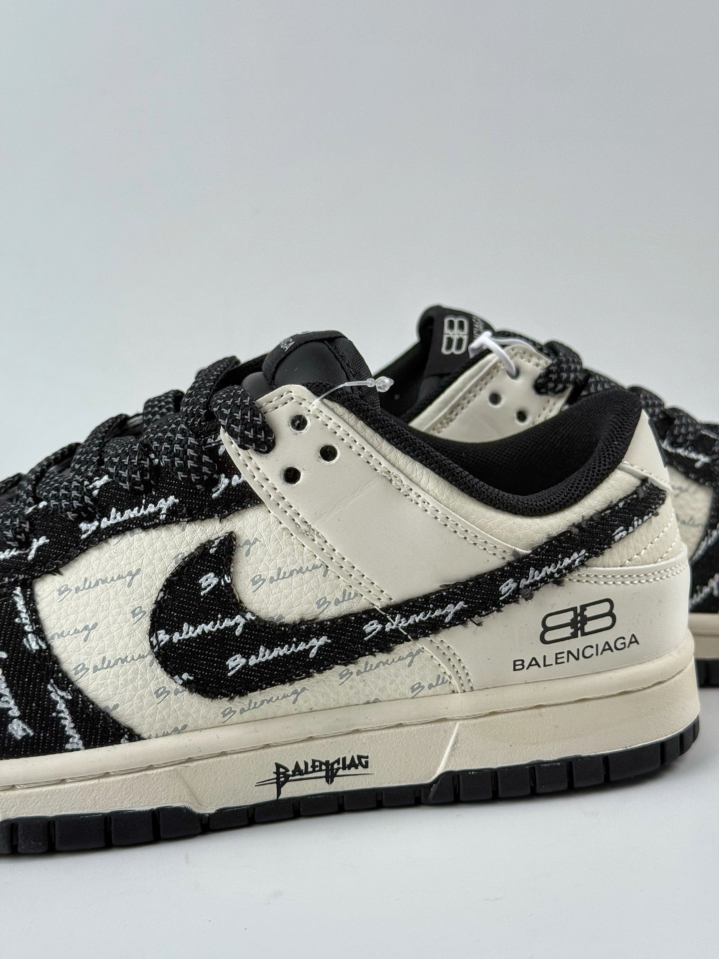 260 Nike SB Dunk Low x Balenciaga 黑白小勾满天星 XD1588-226-Chinese UA Cheap High Quatity Brand Clothes Bags handbags Sneakers wholesale wholesaler seller from China Factory suppliers Fashion Clothing Shoes best Quality Beautiful Price 260 Nike SB Dunk Low x Balenciaga 黑白小勾满天星 XD1588-226