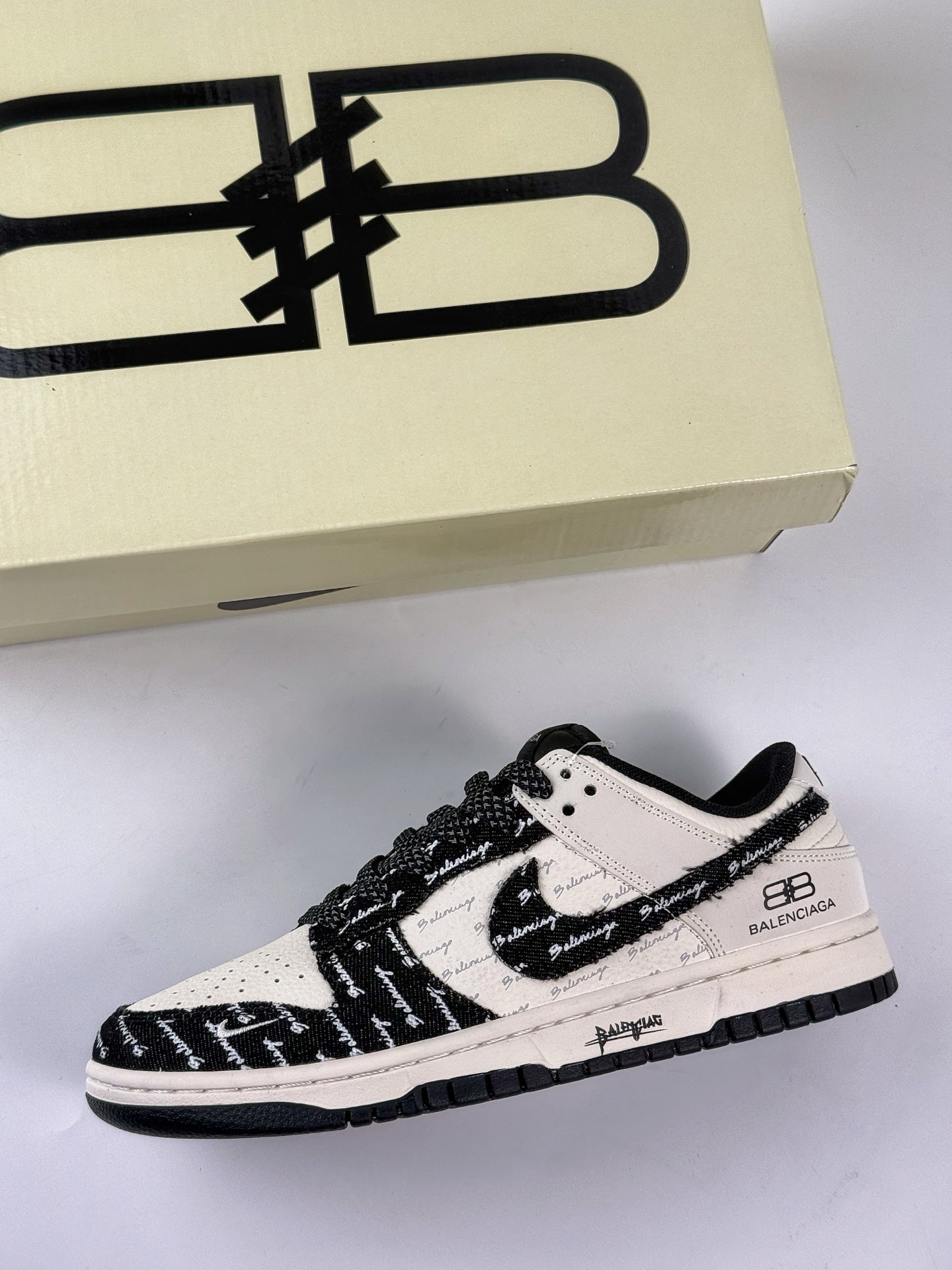 260 Nike SB Dunk Low x Balenciaga 黑白小勾满天星 XD1588-226-Chinese UA Cheap High Quatity Brand Clothes Bags handbags Sneakers wholesale wholesaler seller from China Factory suppliers Fashion Clothing Shoes best Quality Beautiful Price 260 Nike SB Dunk Low x Balenciaga 黑白小勾满天星 XD1588-226