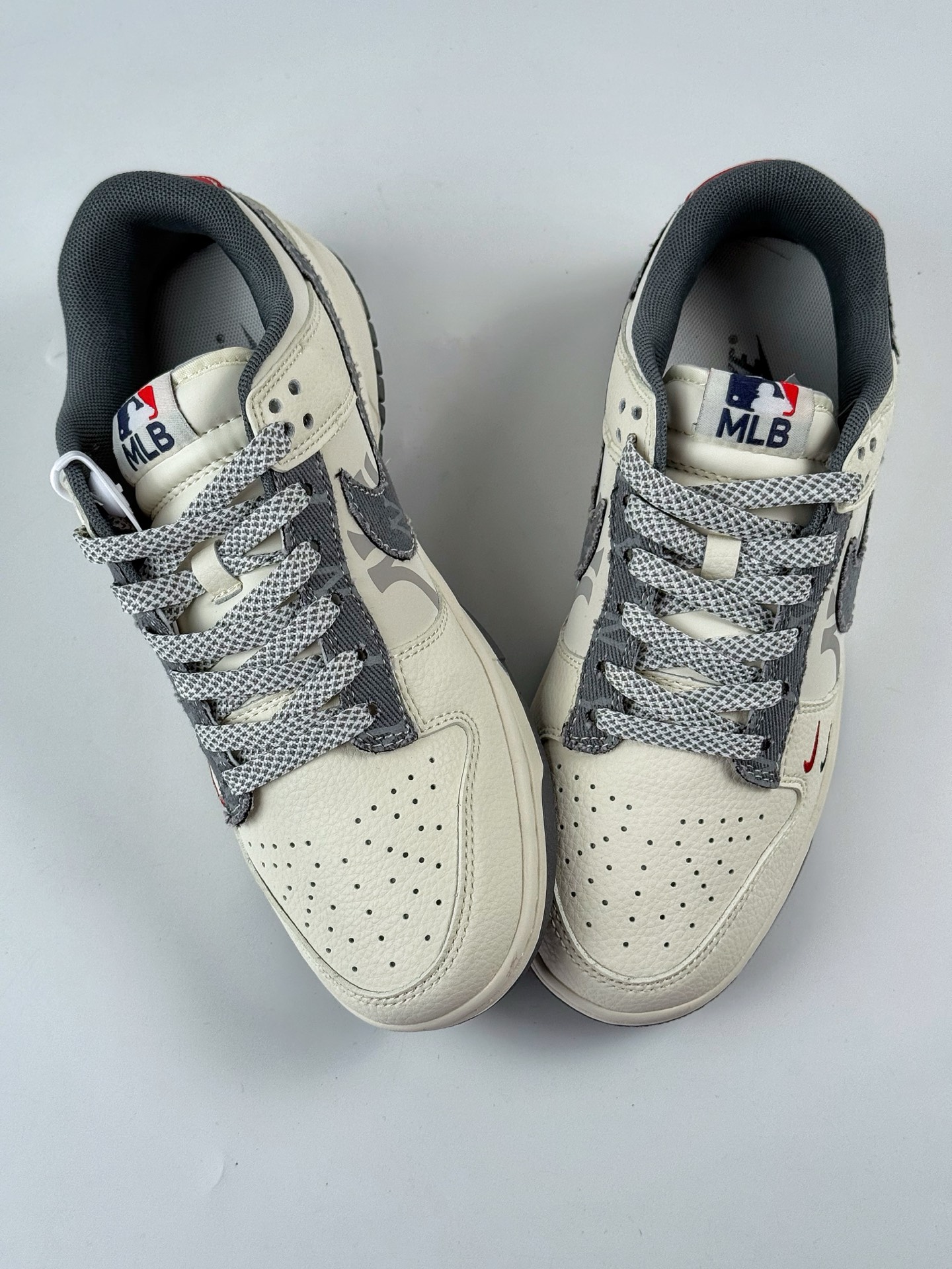 260 Nike SB Dunk Low x MLB 白黑双小勾满天星 HS8068-055-Chinese UA Cheap High Quatity Brand Clothes Bags handbags Sneakers wholesale wholesaler seller from China Factory suppliers Fashion Clothing Shoes best Quality Beautiful Price 260 Nike SB Dunk Low x MLB 白黑双小勾满天星 HS8068-055