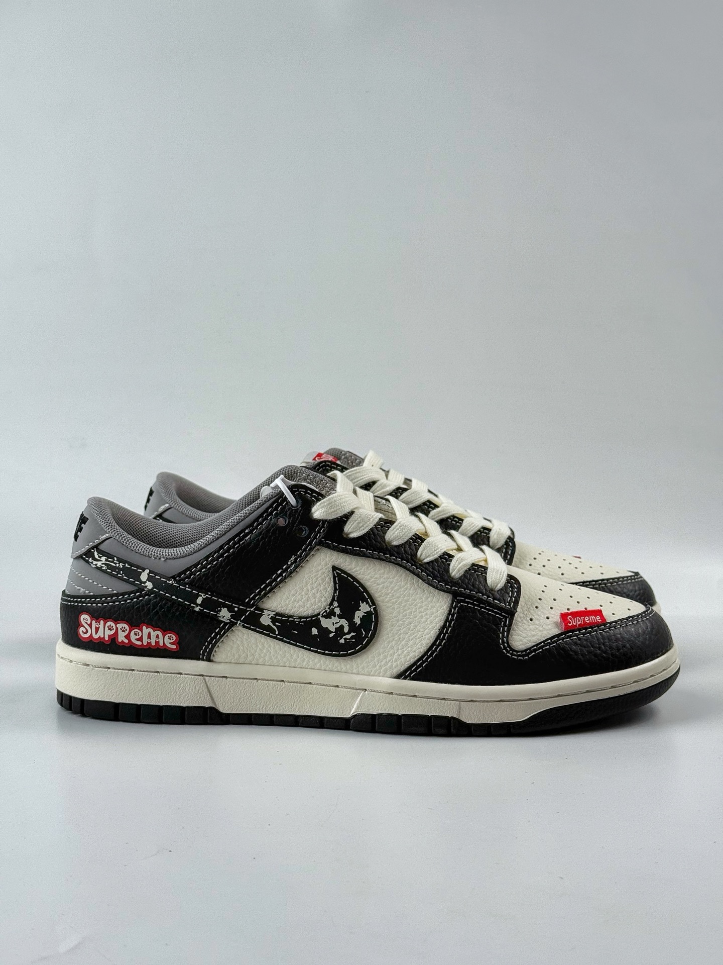 260 Nike SB Dunk Low x Superme 黑白 HS2506-210-Chinese UA Cheap High Quatity Brand Clothes Bags handbags Sneakers wholesale wholesaler seller from China Factory suppliers Fashion Clothing Shoes best Quality Beautiful Price 260 Nike SB Dunk Low x Superme 黑白 HS2506-210