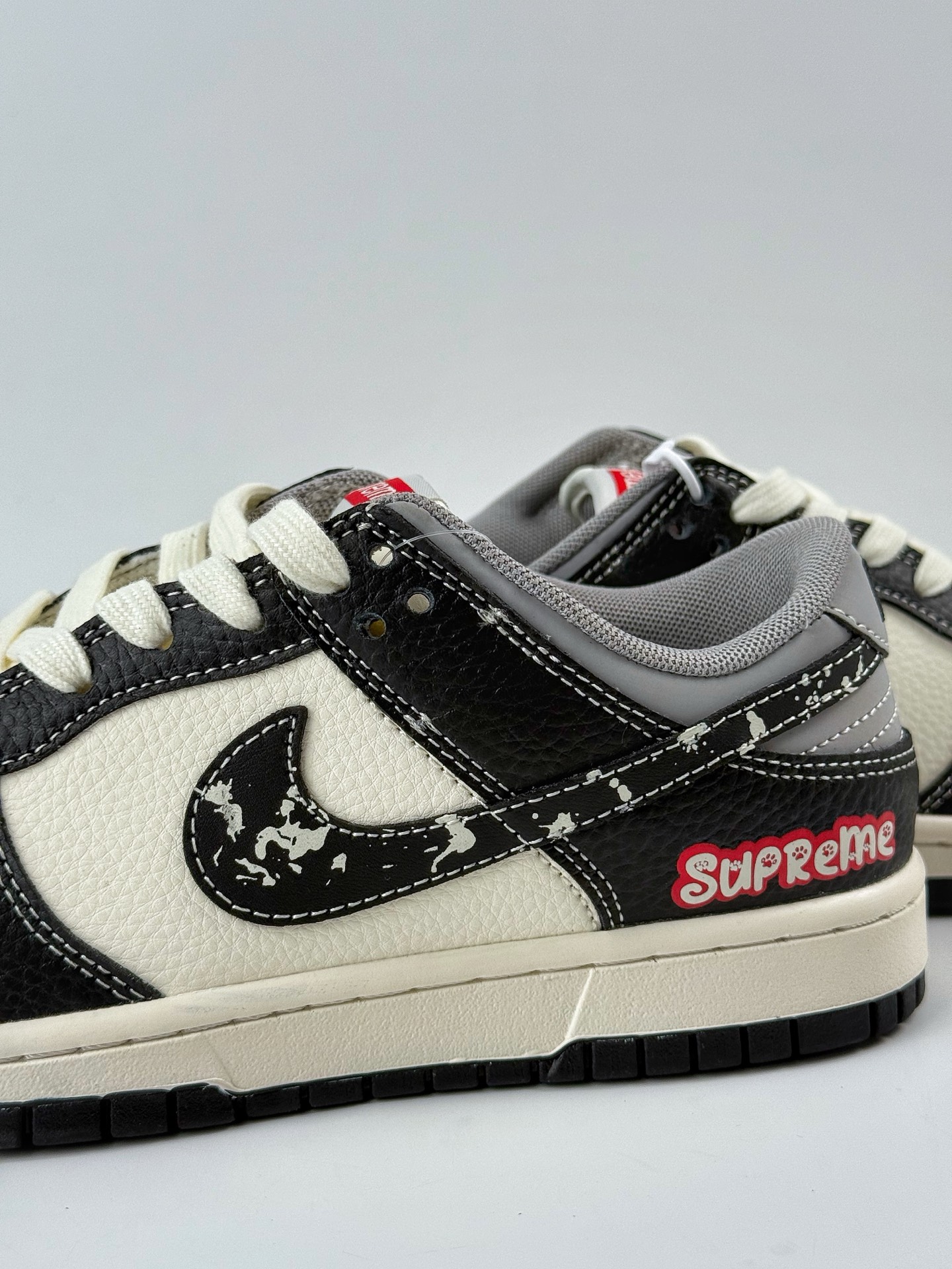 260 Nike SB Dunk Low x Superme 黑白 HS2506-210-Chinese UA Cheap High Quatity Brand Clothes Bags handbags Sneakers wholesale wholesaler seller from China Factory suppliers Fashion Clothing Shoes best Quality Beautiful Price 260 Nike SB Dunk Low x Superme 黑白 HS2506-210