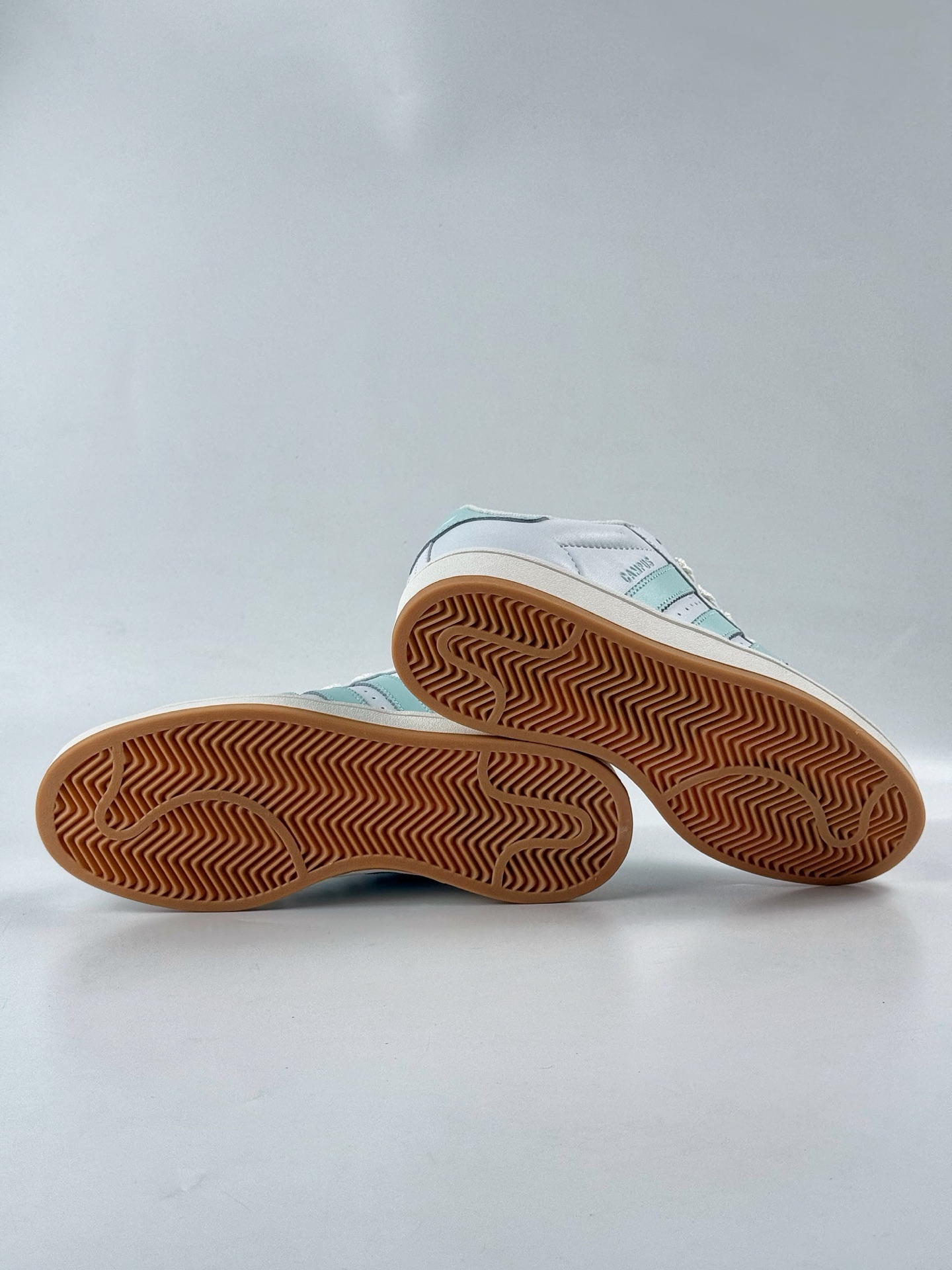 160 Adidas Originals Campus 00s 百搭单品 学院系列面包风经典复古低帮百搭休闲运动板鞋 JH7285-Chinese UA Cheap High Quatity Brand Clothes Bags handbags Sneakers wholesale wholesaler seller from China Factory suppliers Fashion Clothing Shoes best Quality Beautiful Price 160 Adidas Originals Campus 00s 百搭单品 学院系列面包风经典复古低帮百搭休闲运动板鞋 JH7285