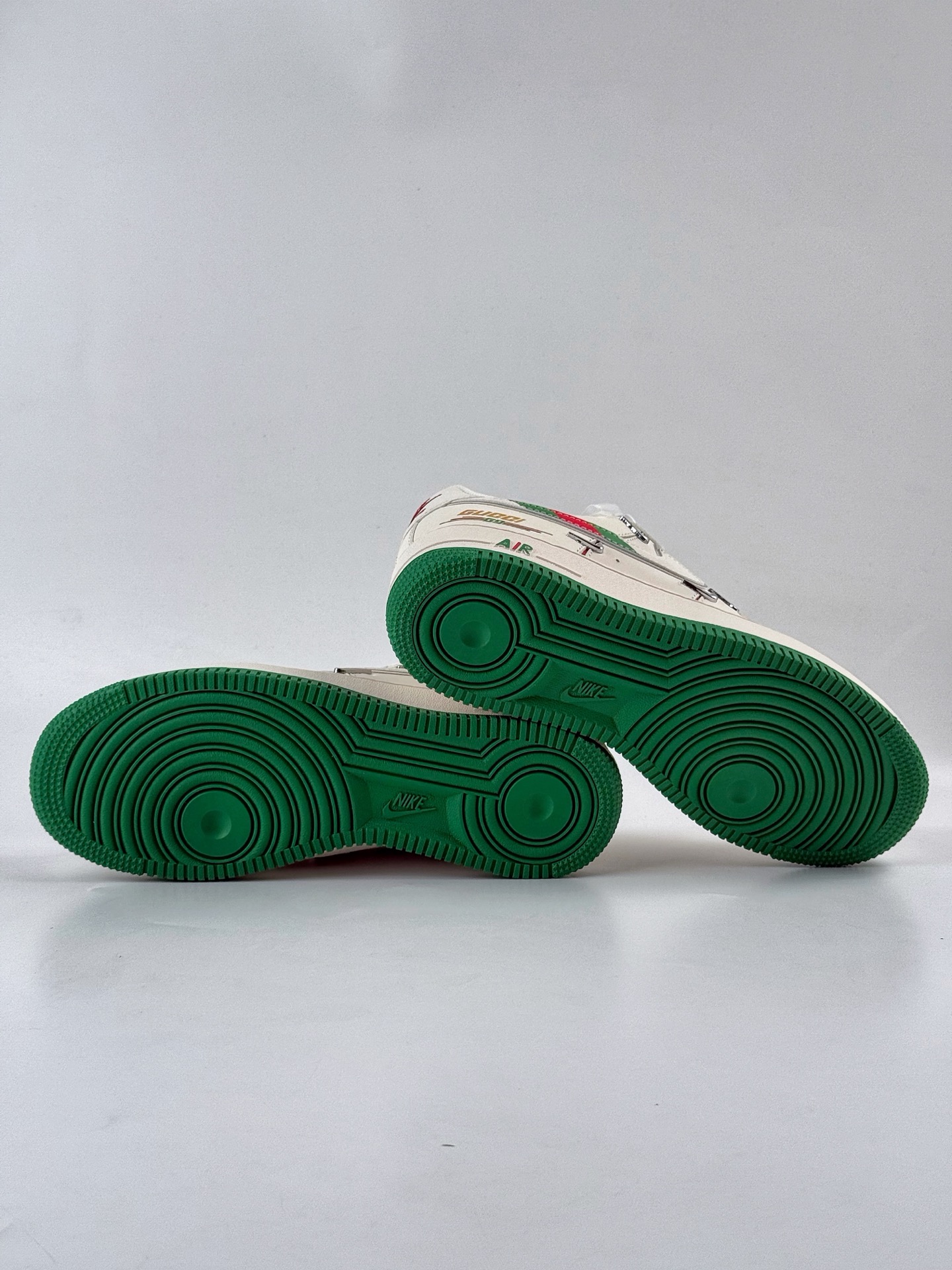 260 Nike Air Force 1 Low 07 x GUCCI 米绿四小勾 XS2869-002-Chinese UA Cheap High Quatity Brand Clothes Bags handbags Sneakers wholesale wholesaler seller from China Factory suppliers Fashion Clothing Shoes best Quality Beautiful Price 260 Nike Air Force 1 Low 07 x GUCCI 米绿四小勾 XS2869-002