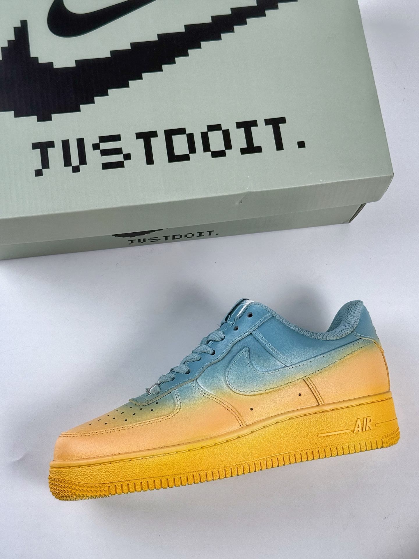 260 Nike Air Force 1 Low 07 橙蓝渐变 GS9875-002-Chinese UA Cheap High Quatity Brand Clothes Bags handbags Sneakers wholesale wholesaler seller from China Factory suppliers Fashion Clothing Shoes best Quality Beautiful Price 260 Nike Air Force 1 Low 07 橙蓝渐变 GS9875-002