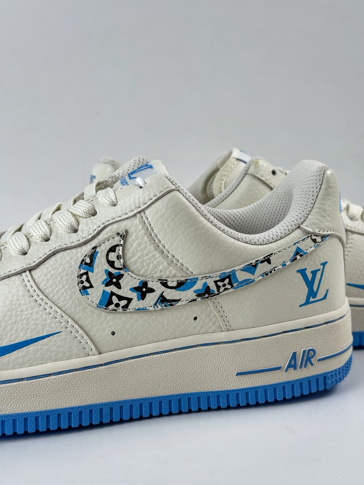 260 Nike Air Force 1 Low 07 x Louis Vuitton 米蓝小勾 LW9279-017
