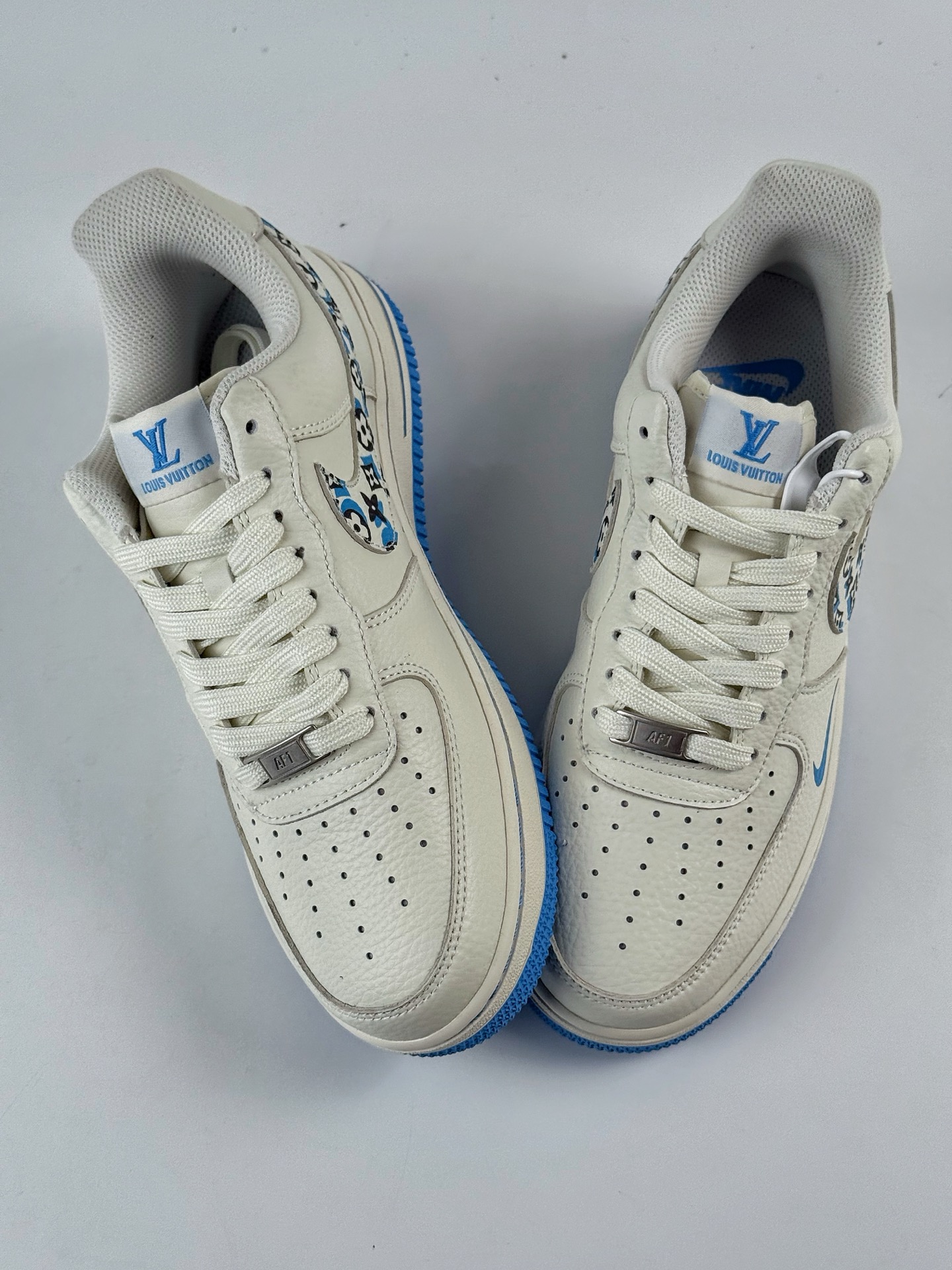 260 Nike Air Force 1 Low 07 x Louis Vuitton 米蓝小勾 LW9279-017