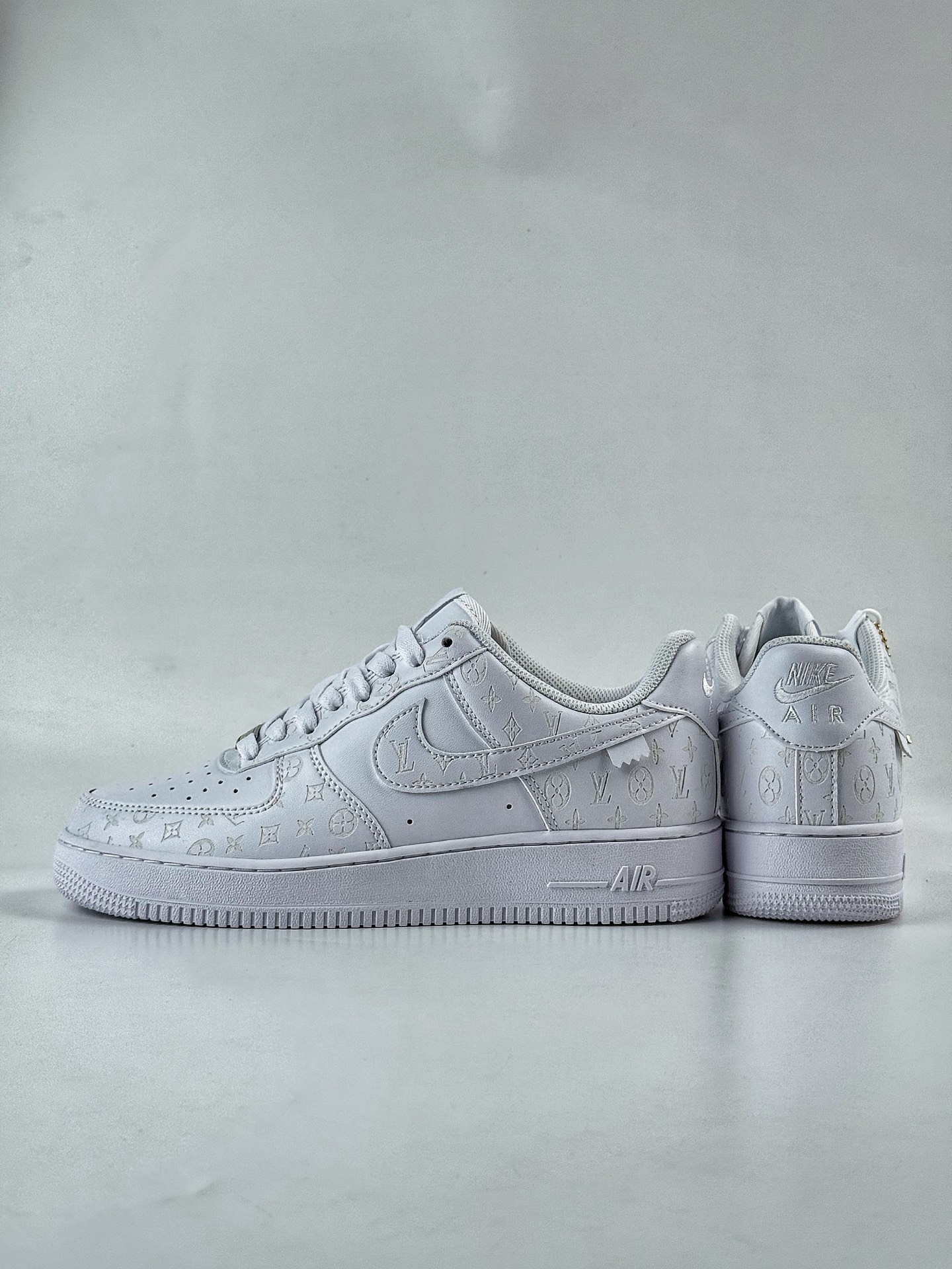 220 Nike Air Force 1 Low 07 x Louis Vuitton 纯白满印  CW2288-111