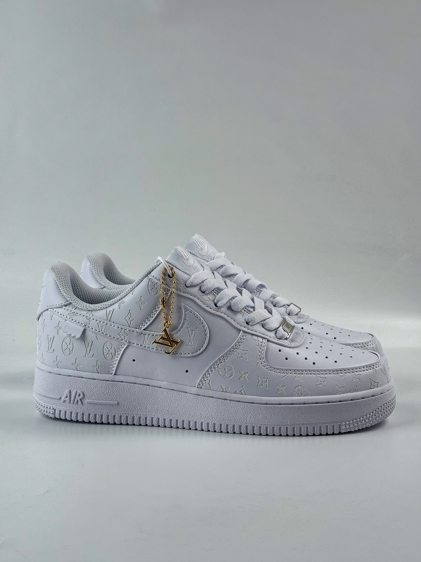 220 Nike Air Force 1 Low 07 x Louis Vuitton 纯白满印  CW2288-111