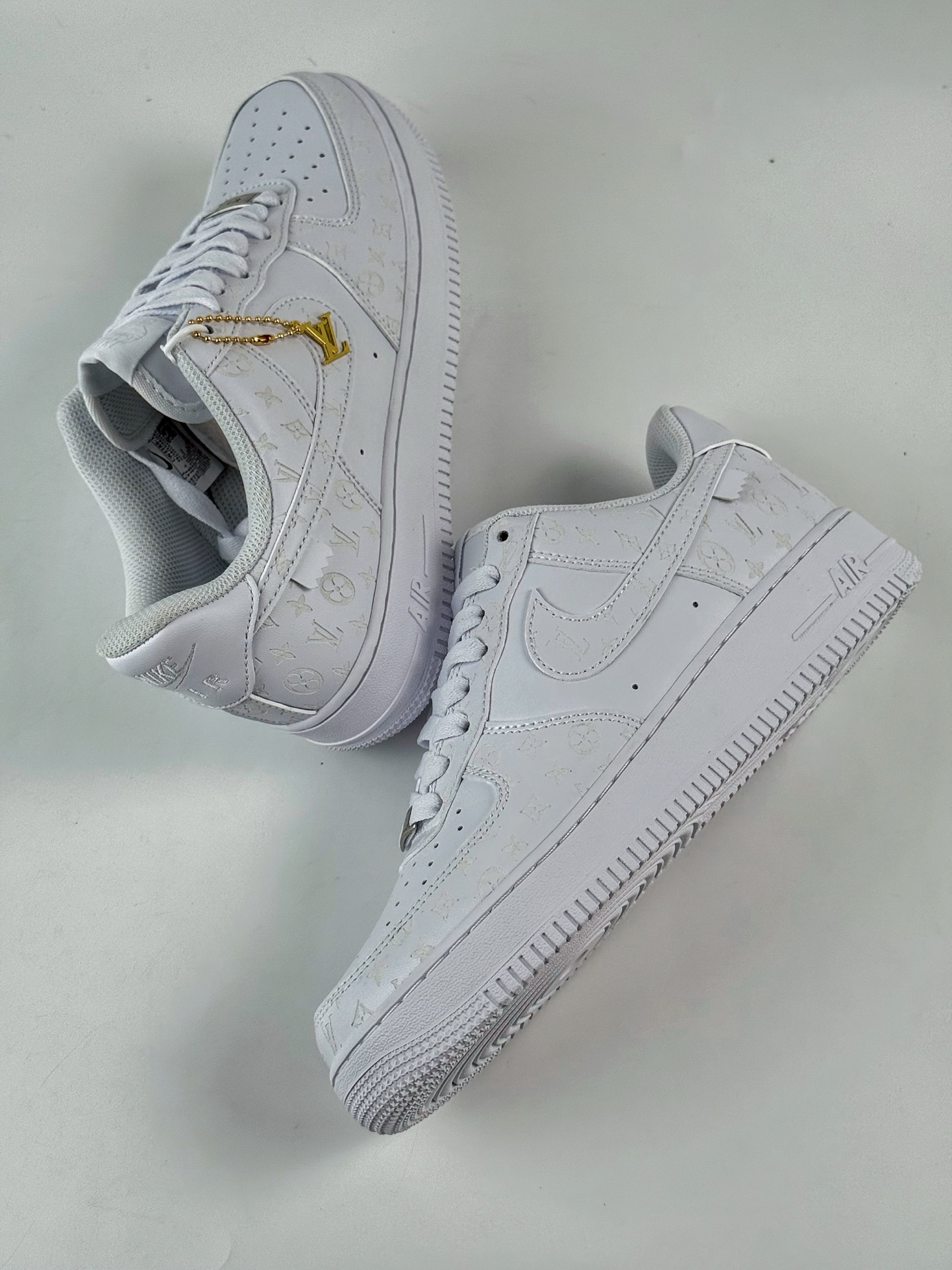 220 Nike Air Force 1 Low 07 x Louis Vuitton 纯白满印  CW2288-111