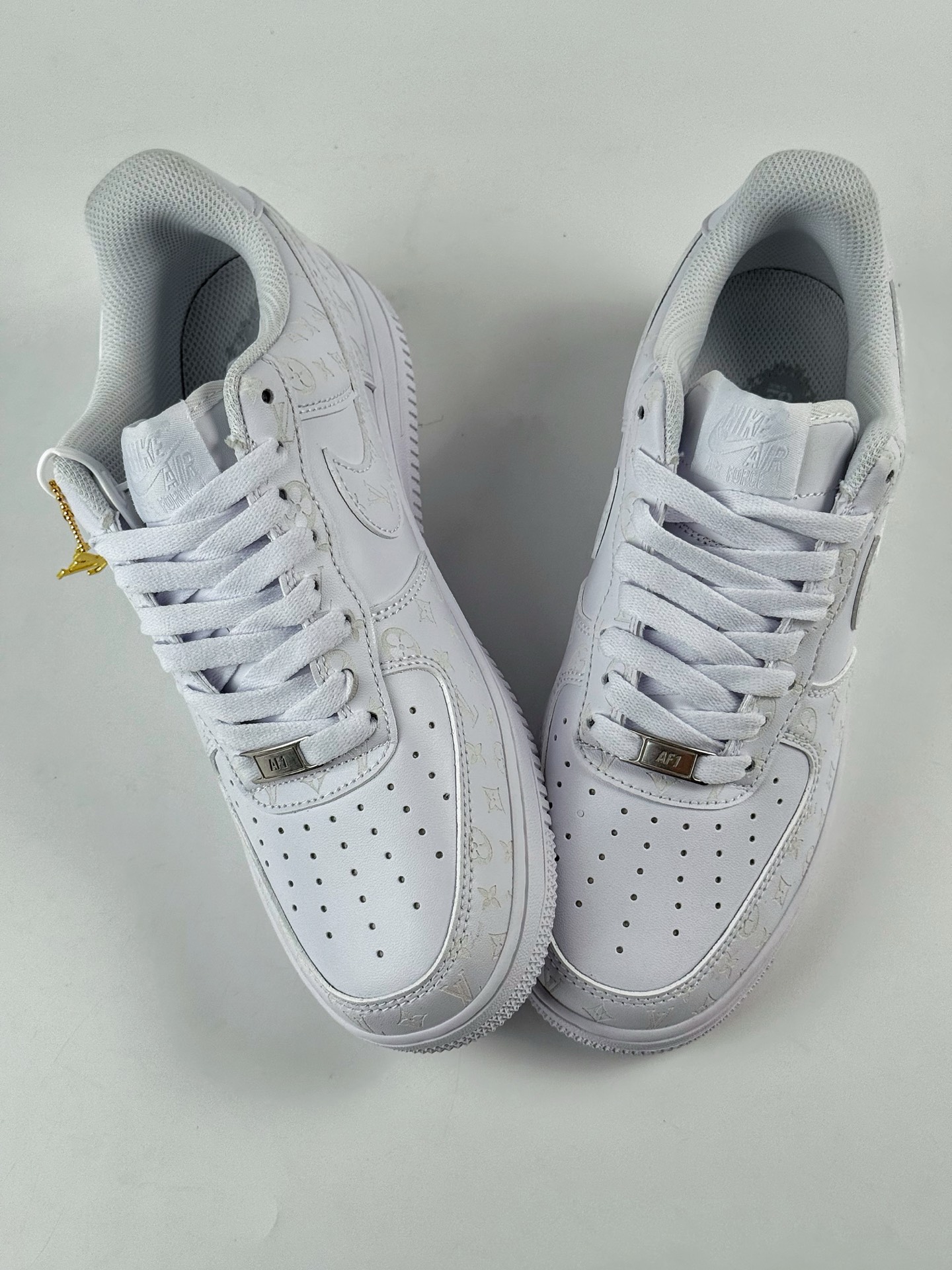 220 Nike Air Force 1 Low 07 x Louis Vuitton 纯白满印  CW2288-111