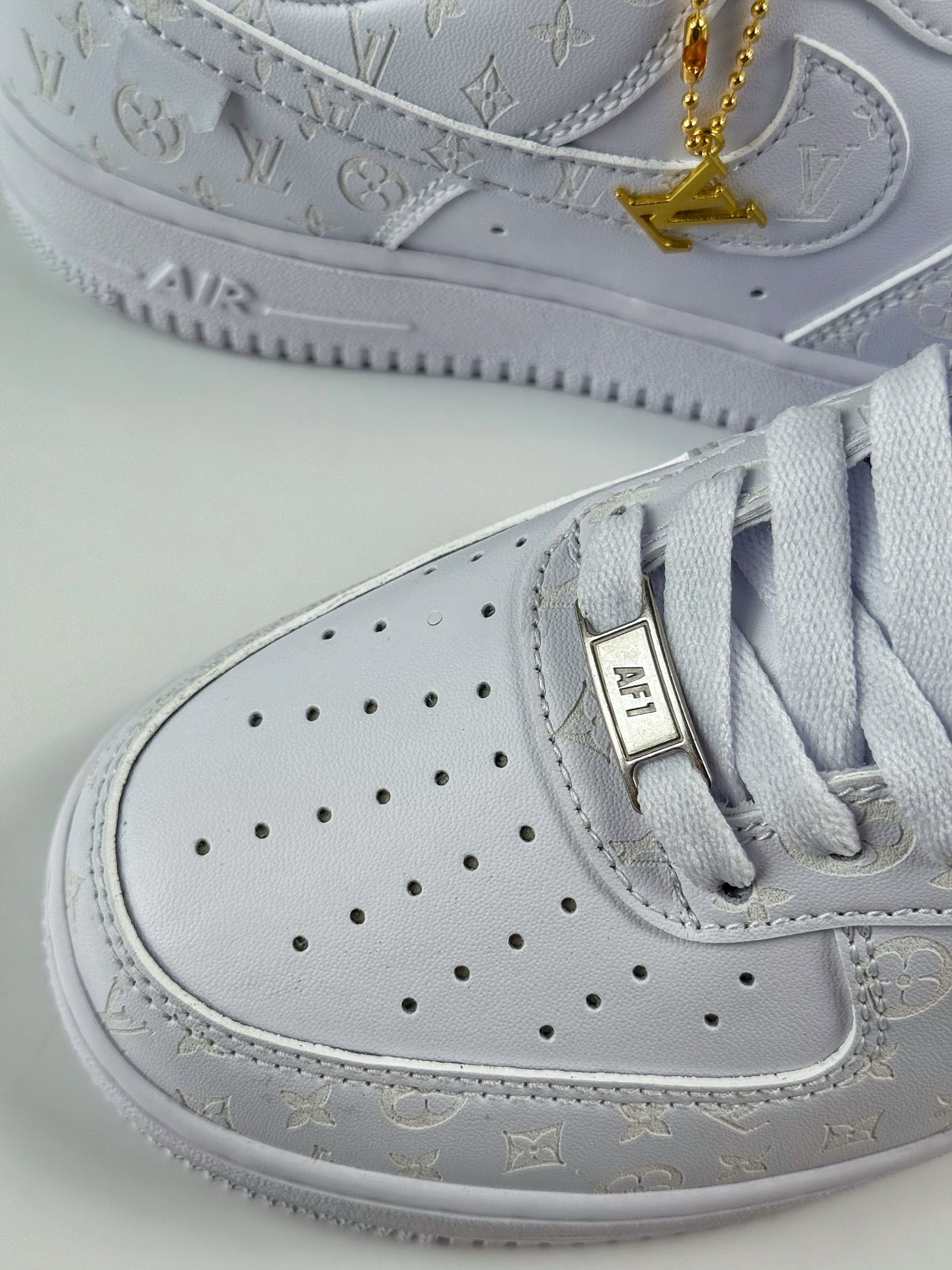 220 Nike Air Force 1 Low 07 x Louis Vuitton 纯白满印  CW2288-111