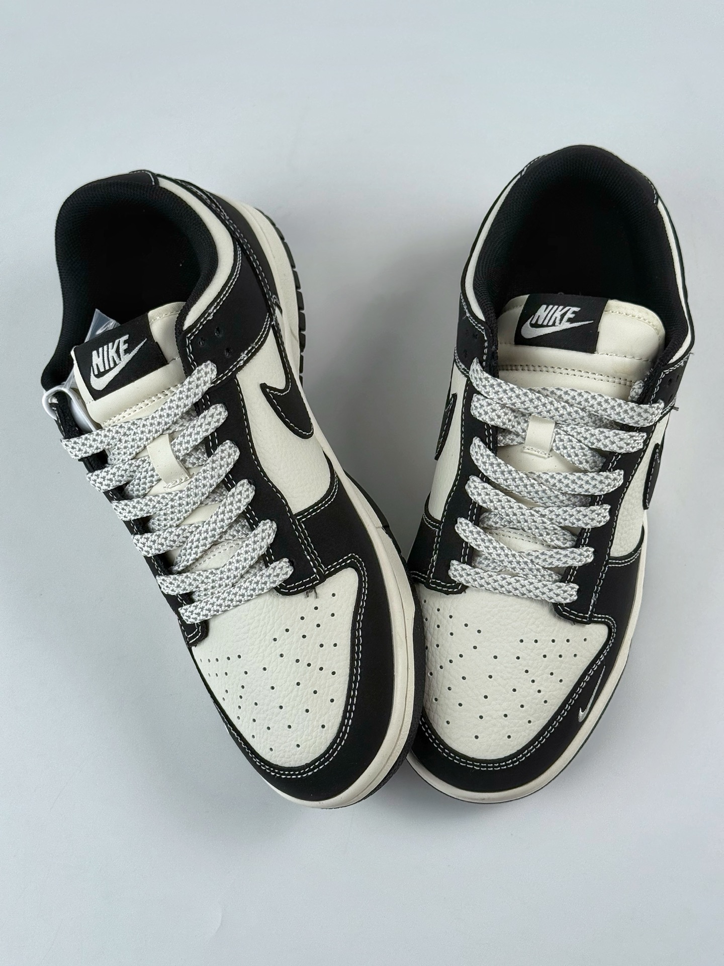 280 Nike SB Dunk Low 发财 黑白小勾满天星 CS1688-112