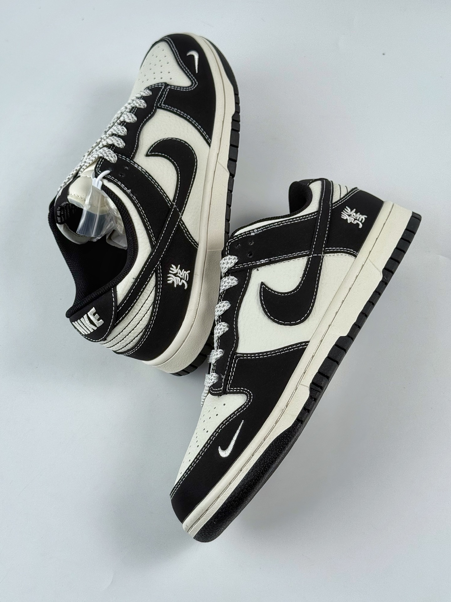 280 Nike SB Dunk Low 发财 黑白小勾满天星 CS1688-112