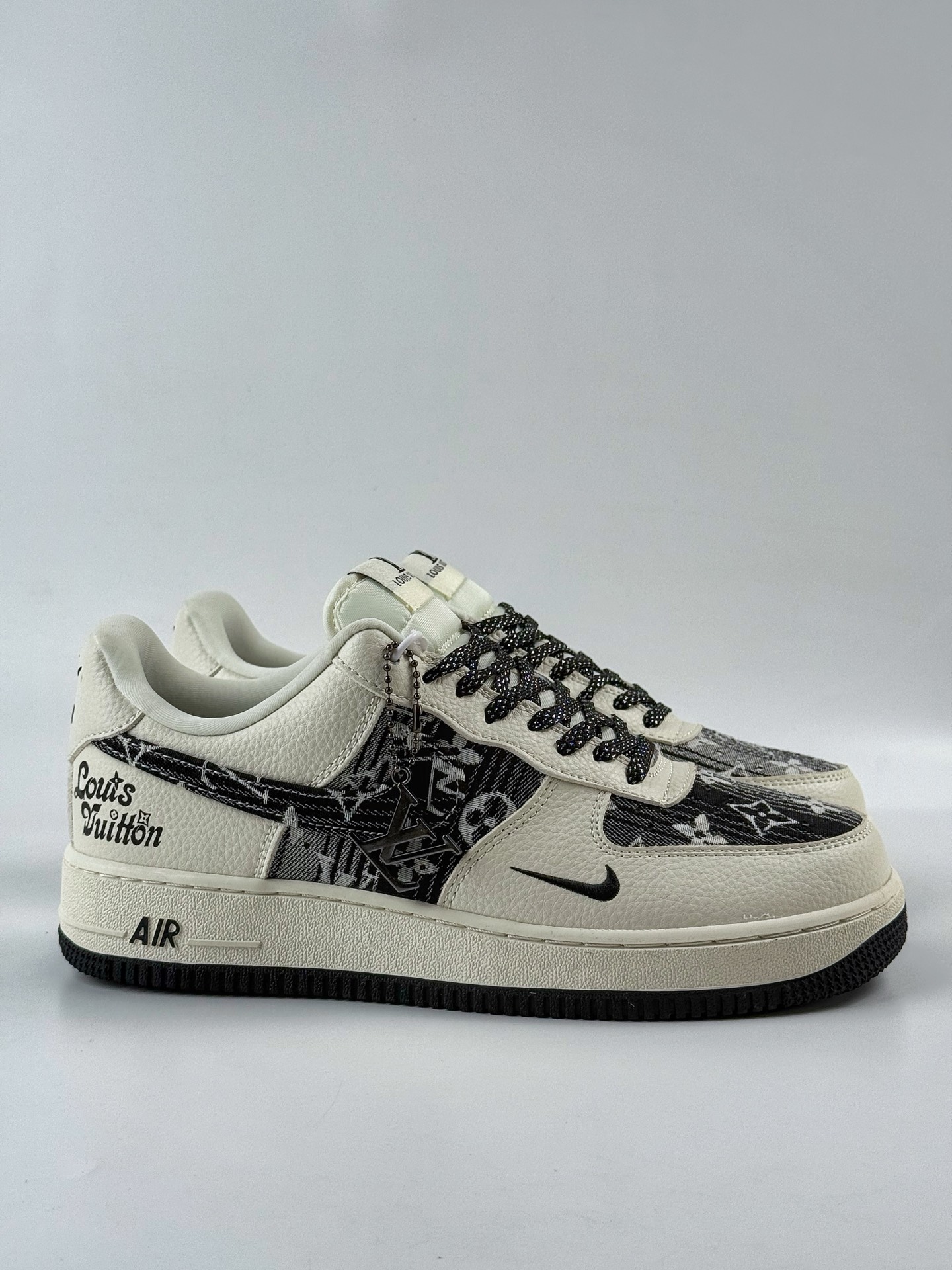 260 Nike Air Force 1 Low 07 x Louis Vuitton 白黑小勾满天星  DK0798-001