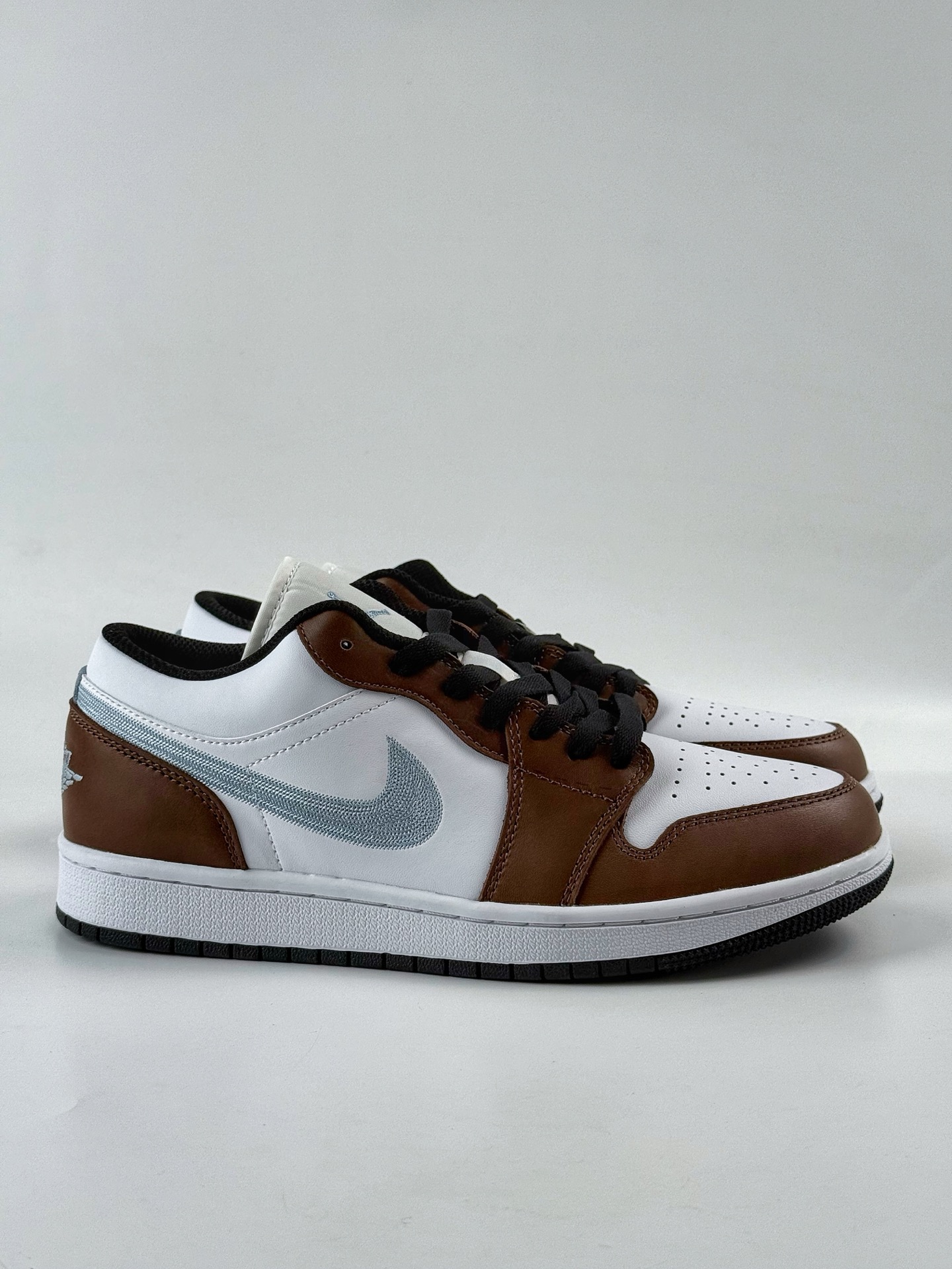 200 Air Jordan 1 Low 棕白  FQ7832-142