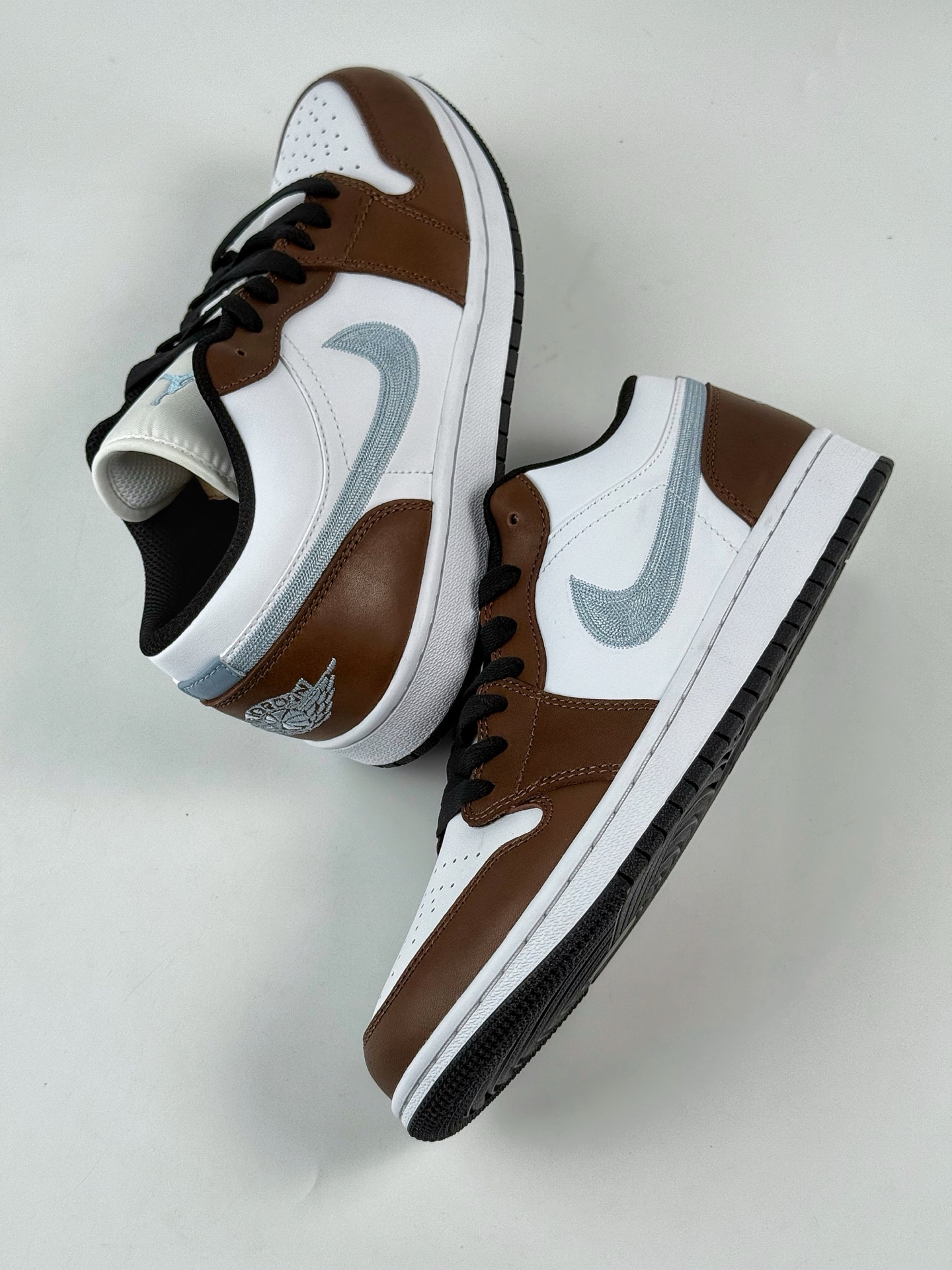 200 Air Jordan 1 Low 棕白  FQ7832-142