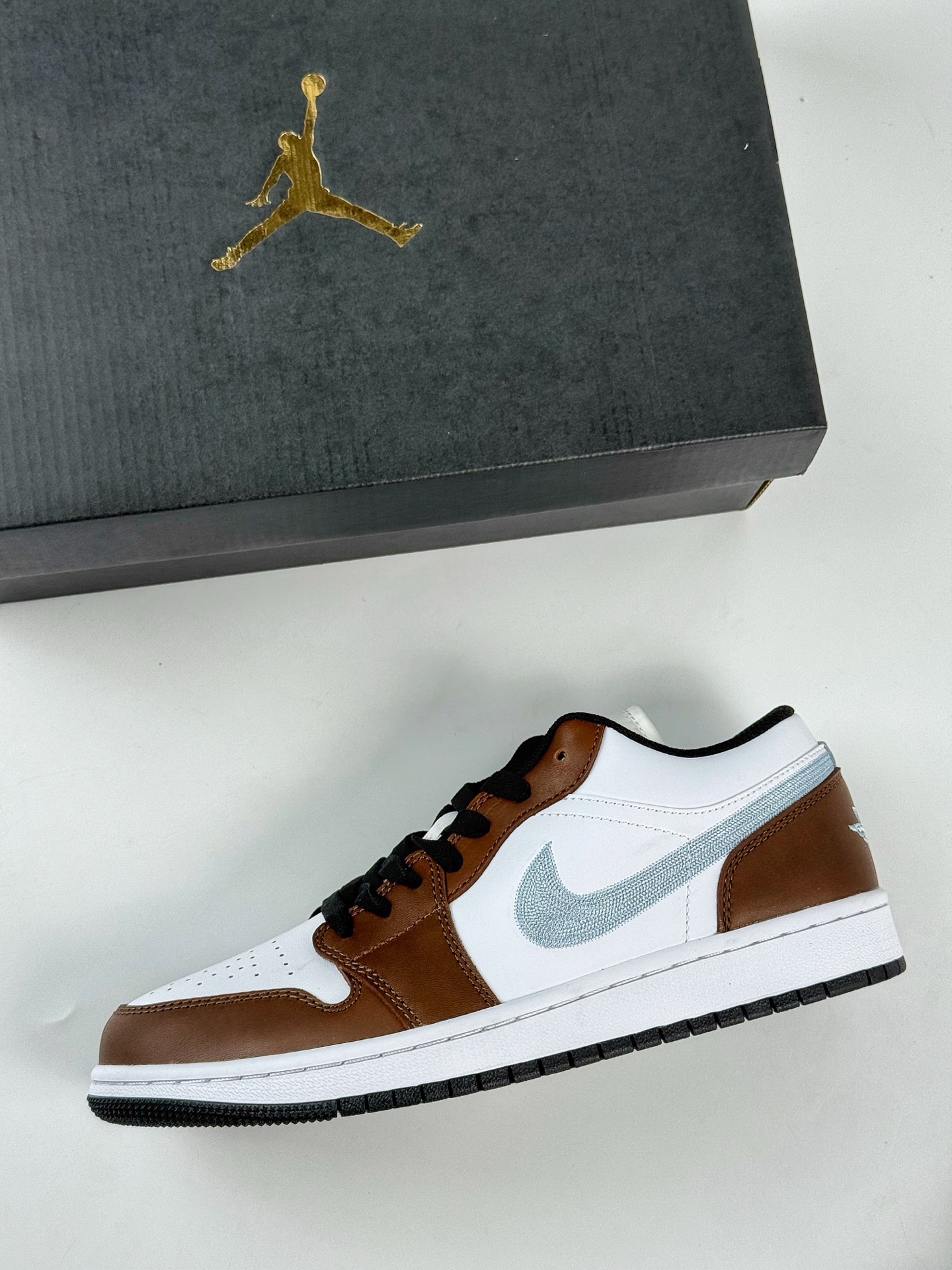 200 Air Jordan 1 Low 棕白  FQ7832-142