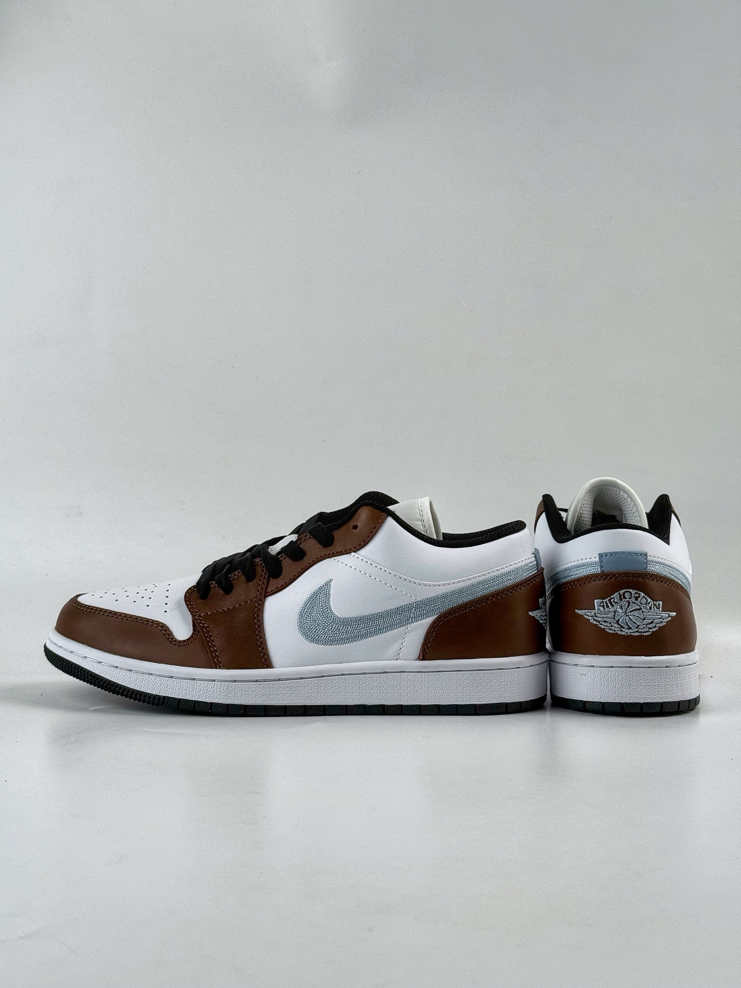 200 Air Jordan 1 Low 棕白  FQ7832-142