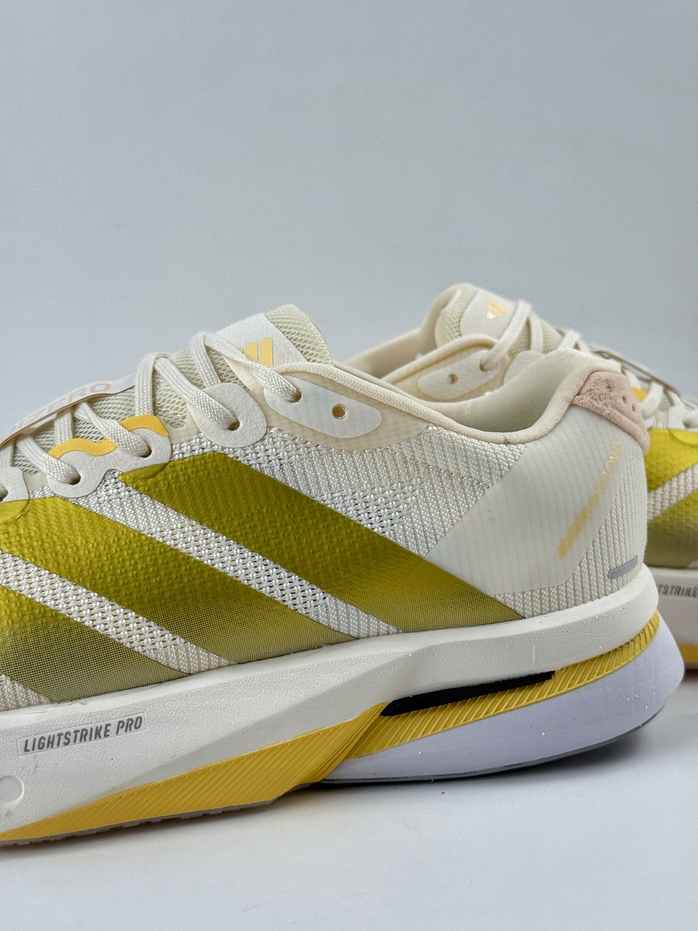 200 AdidAdizero Boston 13 轻盈跑鞋 超轻发泡底 缓震透气跑步鞋 JS4952-Chinese UA Cheap High Quatity Brand Clothes Bags handbags Sneakers wholesale wholesaler seller from China Factory suppliers Fashion Clothing Shoes best Quality Beautiful Price 200 AdidAdizero Boston 13 轻盈跑鞋 超轻发泡底 缓震透气跑步鞋 JS4952