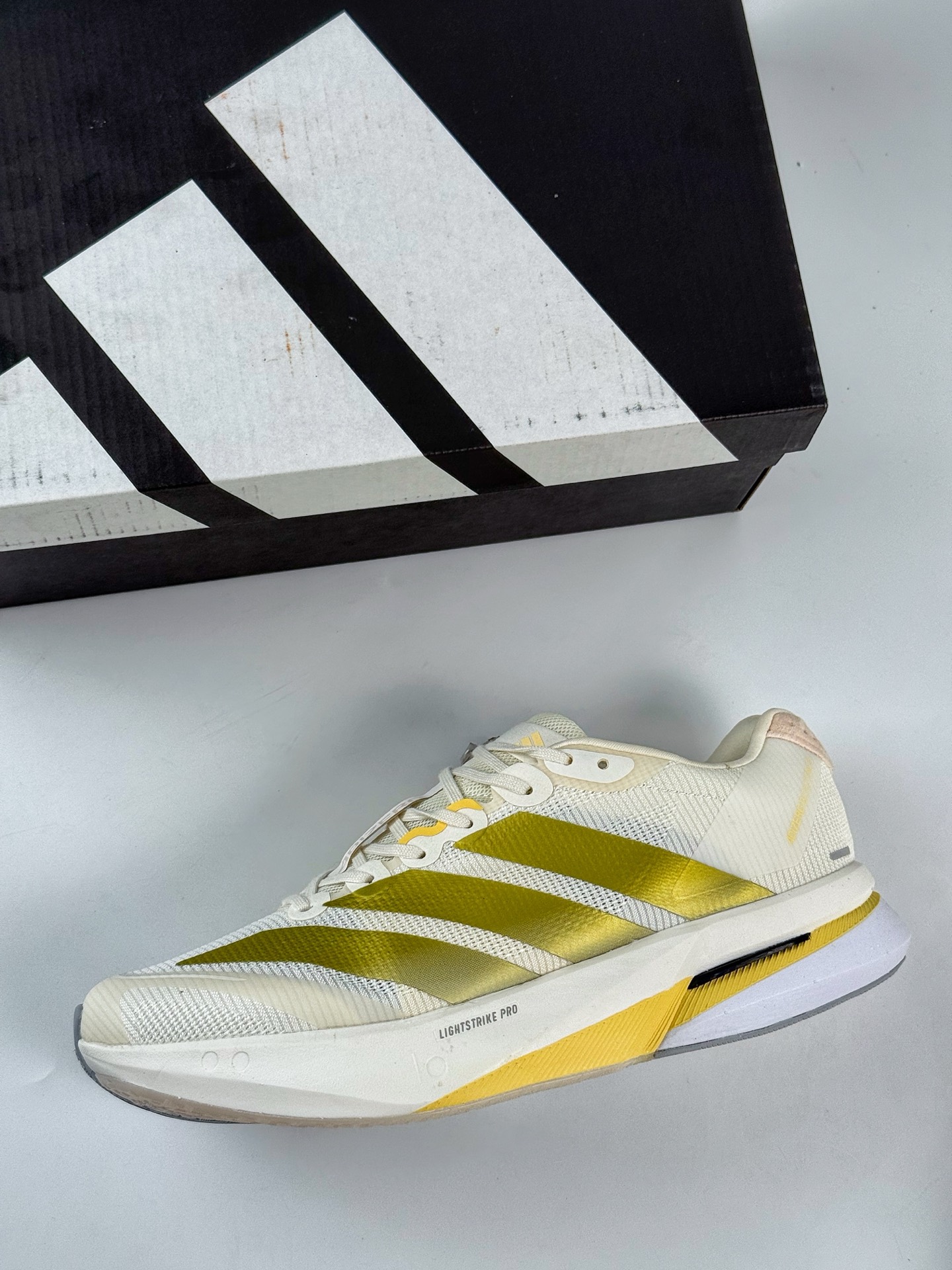 200 AdidAdizero Boston 13 轻盈跑鞋 超轻发泡底 缓震透气跑步鞋 JS4952-Chinese UA Cheap High Quatity Brand Clothes Bags handbags Sneakers wholesale wholesaler seller from China Factory suppliers Fashion Clothing Shoes best Quality Beautiful Price 200 AdidAdizero Boston 13 轻盈跑鞋 超轻发泡底 缓震透气跑步鞋 JS4952