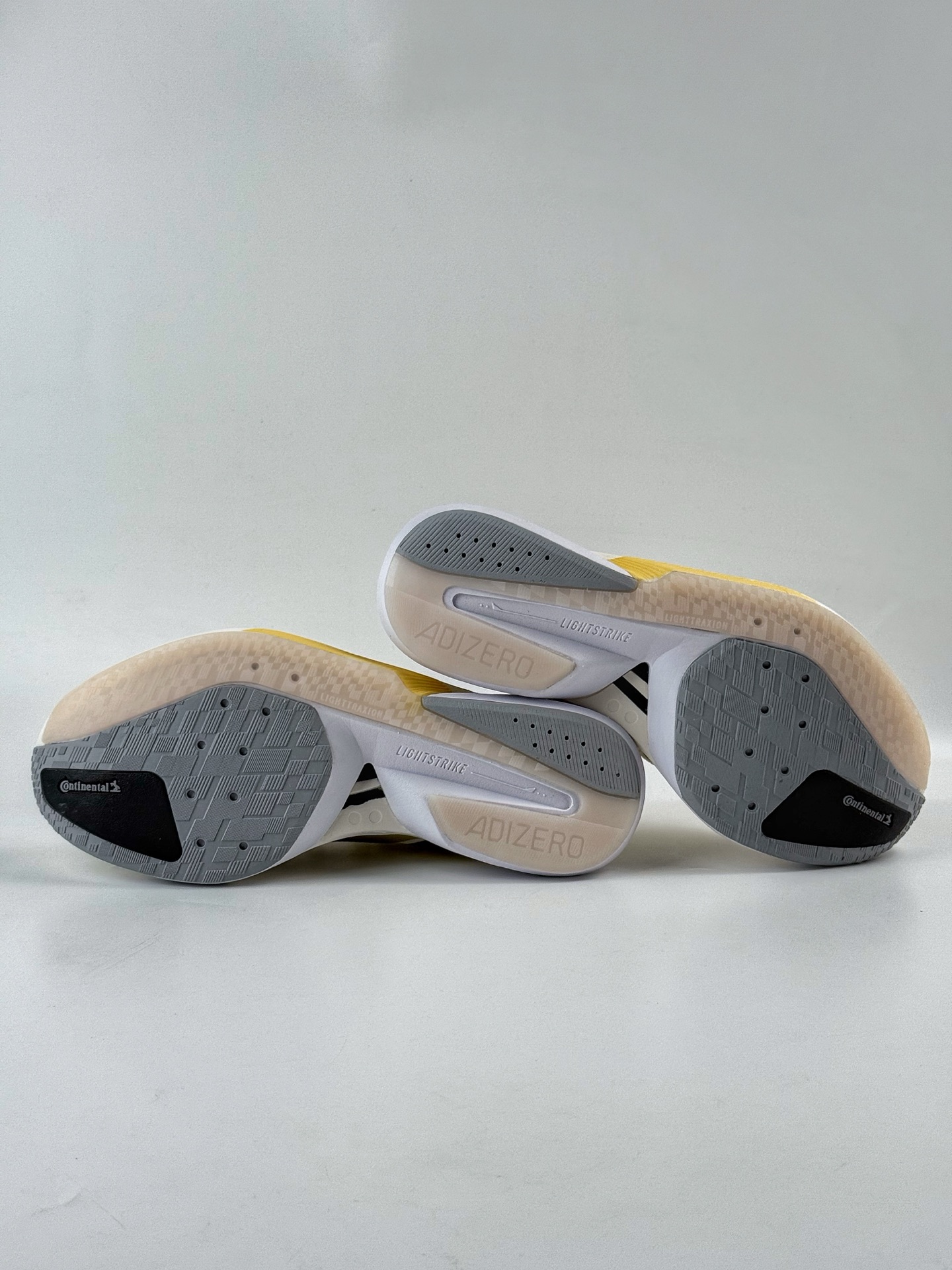 200 AdidAdizero Boston 13 轻盈跑鞋 超轻发泡底 缓震透气跑步鞋 JS4952-Chinese UA Cheap High Quatity Brand Clothes Bags handbags Sneakers wholesale wholesaler seller from China Factory suppliers Fashion Clothing Shoes best Quality Beautiful Price 200 AdidAdizero Boston 13 轻盈跑鞋 超轻发泡底 缓震透气跑步鞋 JS4952