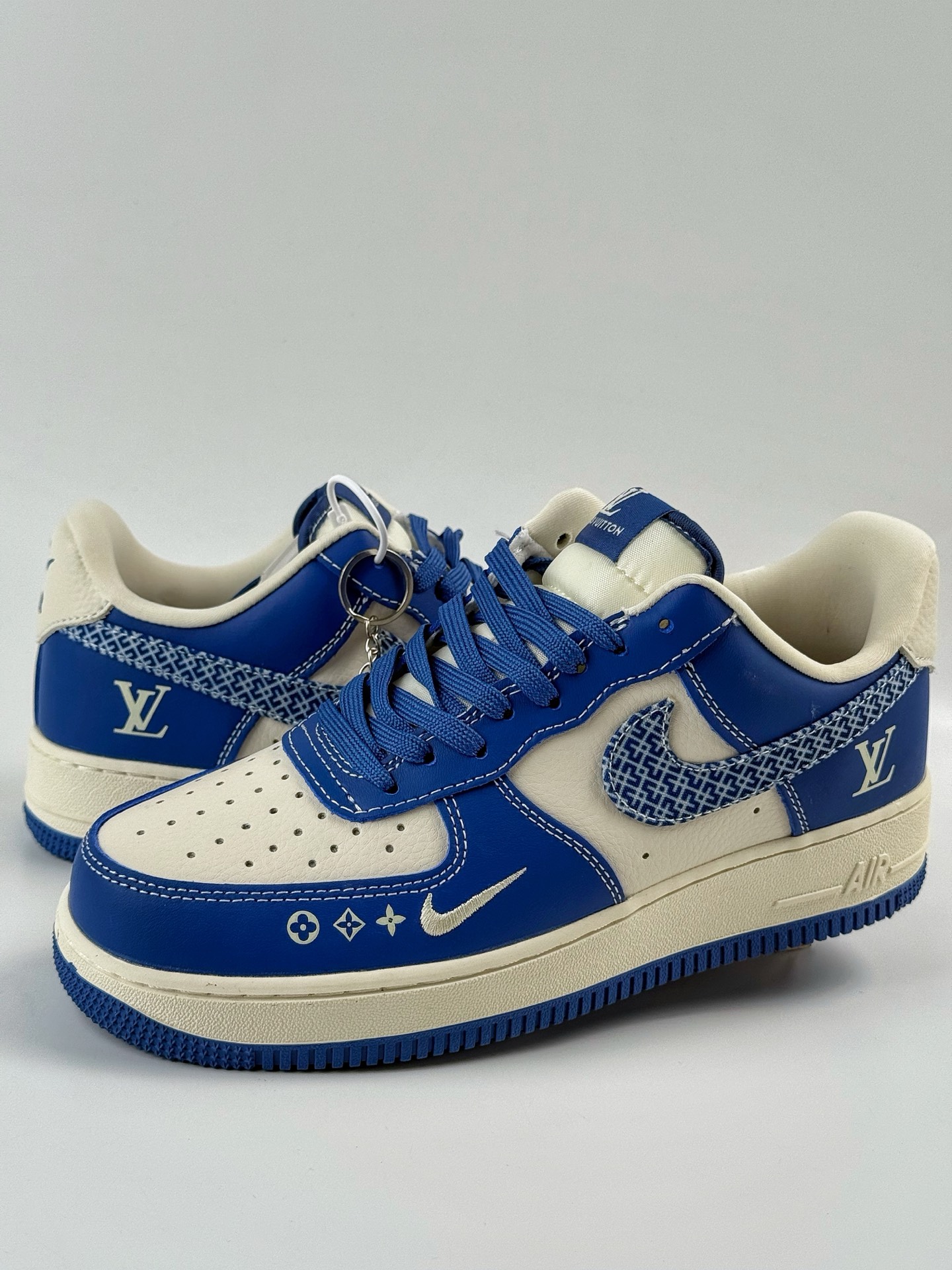 Nike Air Force 1 Low 07 x Louis Vuitton 蓝白小勾  KK1988-092