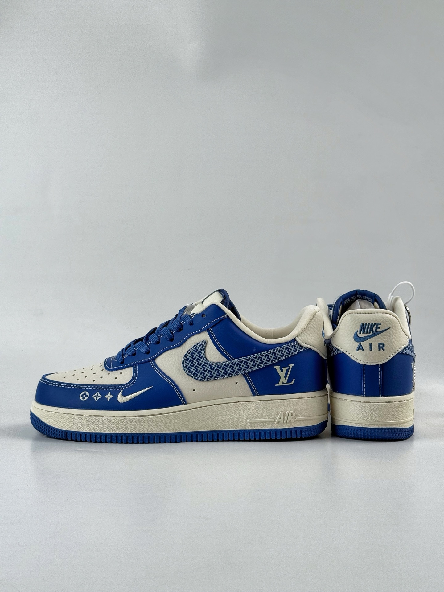 Nike Air Force 1 Low 07 x Louis Vuitton 蓝白小勾  KK1988-092