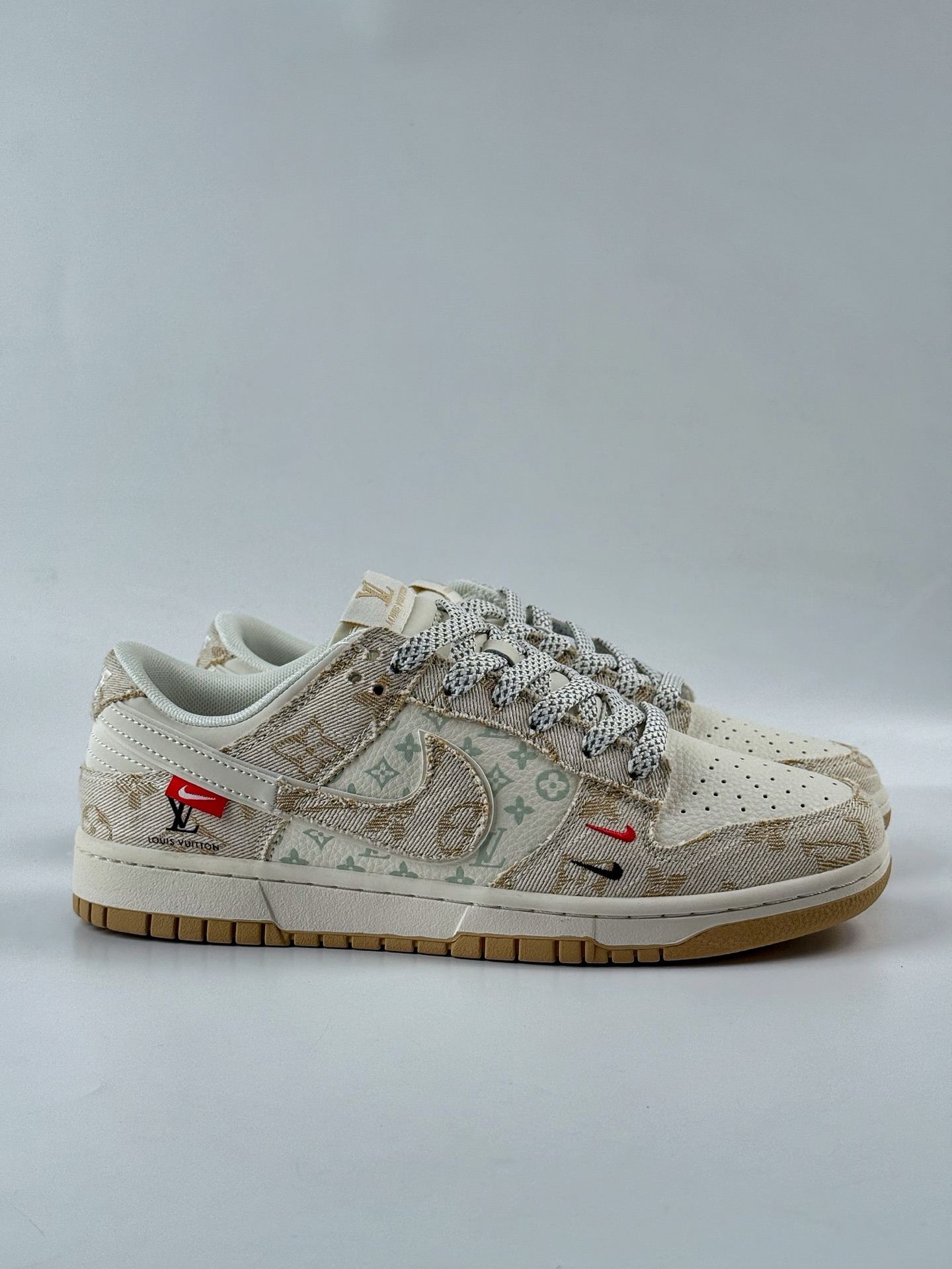Nike SB Dunk Low x Louis Vuitton 白黄双小勾满天星  YX5066-377