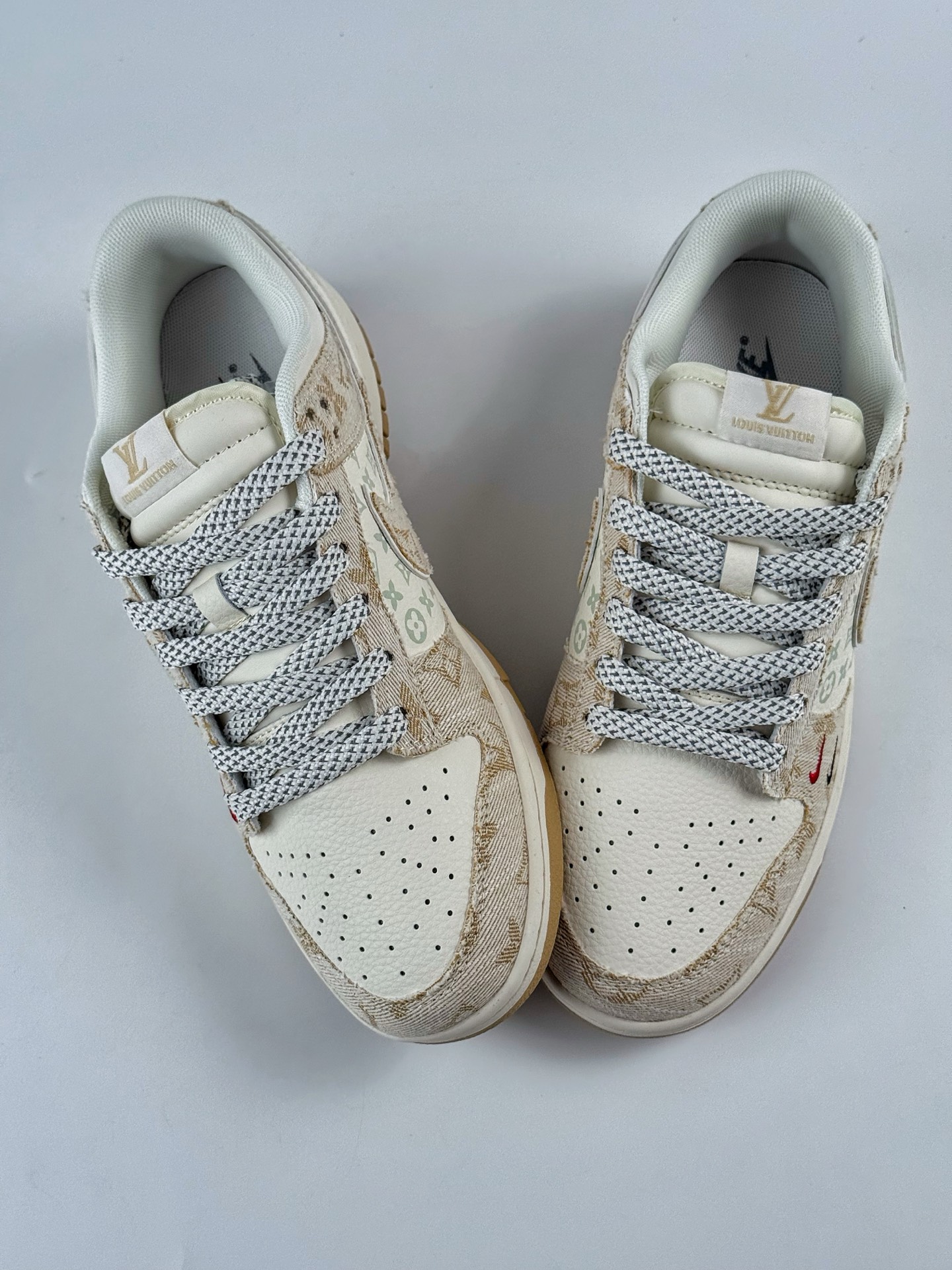 Nike SB Dunk Low x Louis Vuitton 白黄双小勾满天星  YX5066-377