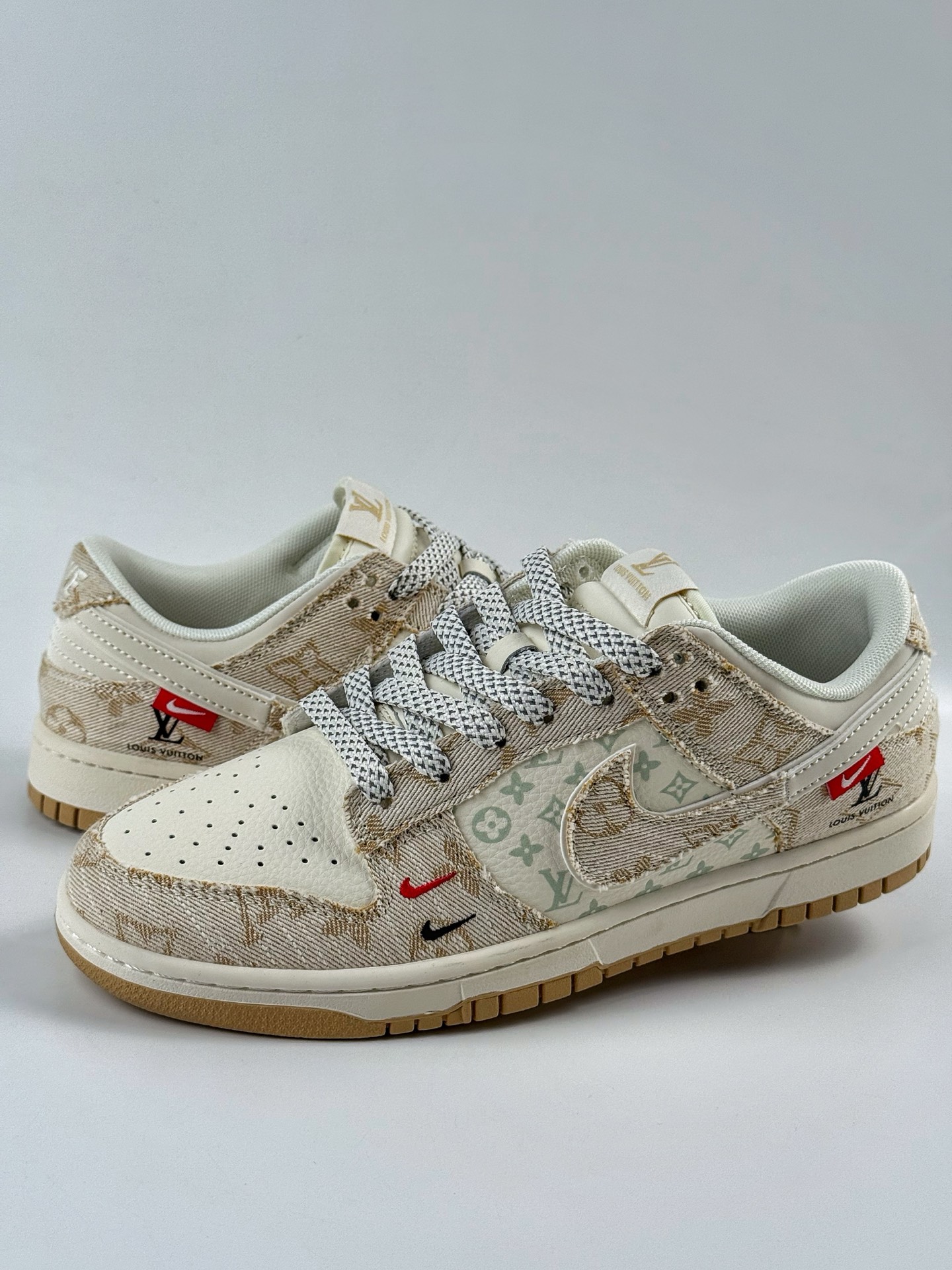 Nike SB Dunk Low x Louis Vuitton 白黄双小勾满天星  YX5066-377