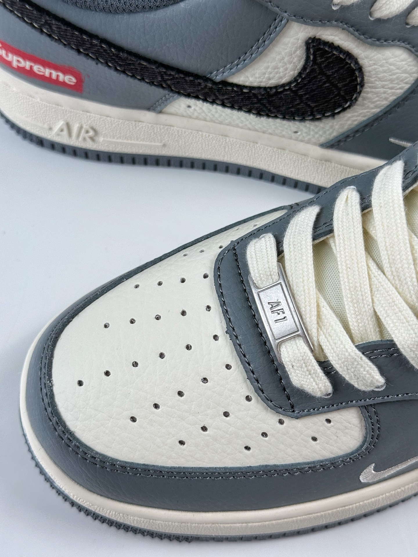 Nike Air Force 1 Low 07 x Supreme 灰白小勾  HS8068-046