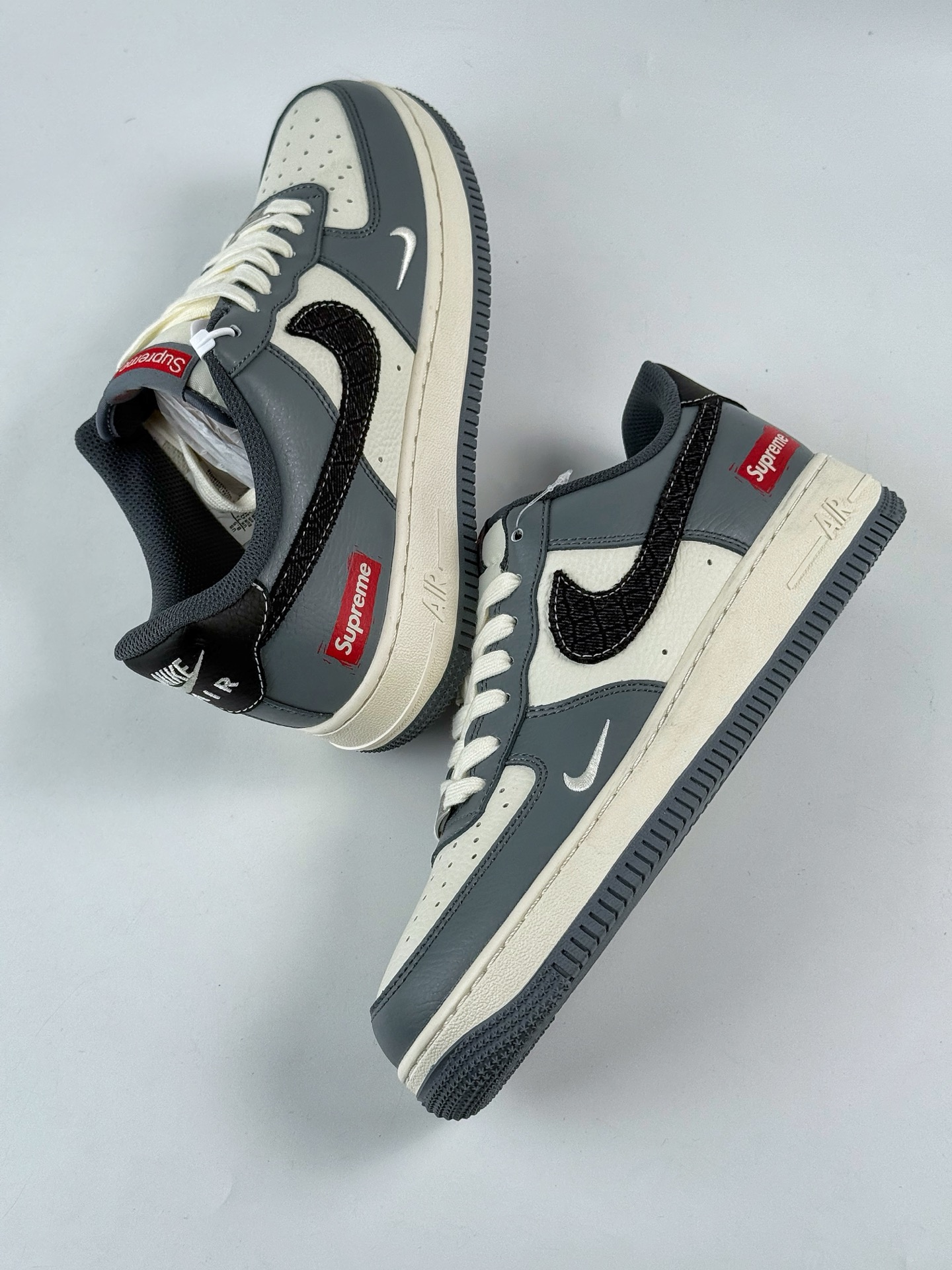 Nike Air Force 1 Low 07 x Supreme 灰白小勾  HS8068-046