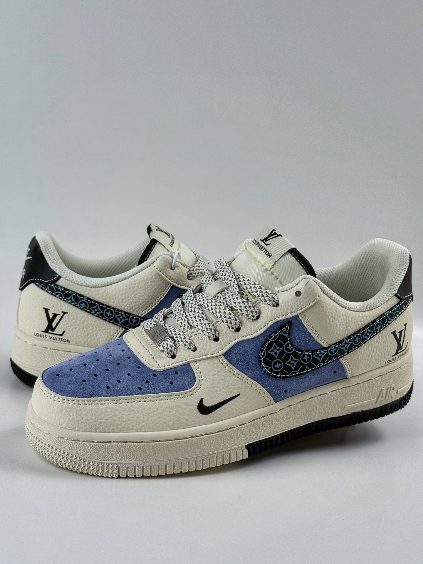 Nike Air Force 1 Low 07 x Louis Vuitton 白蓝小勾满天星  HS8068-049
