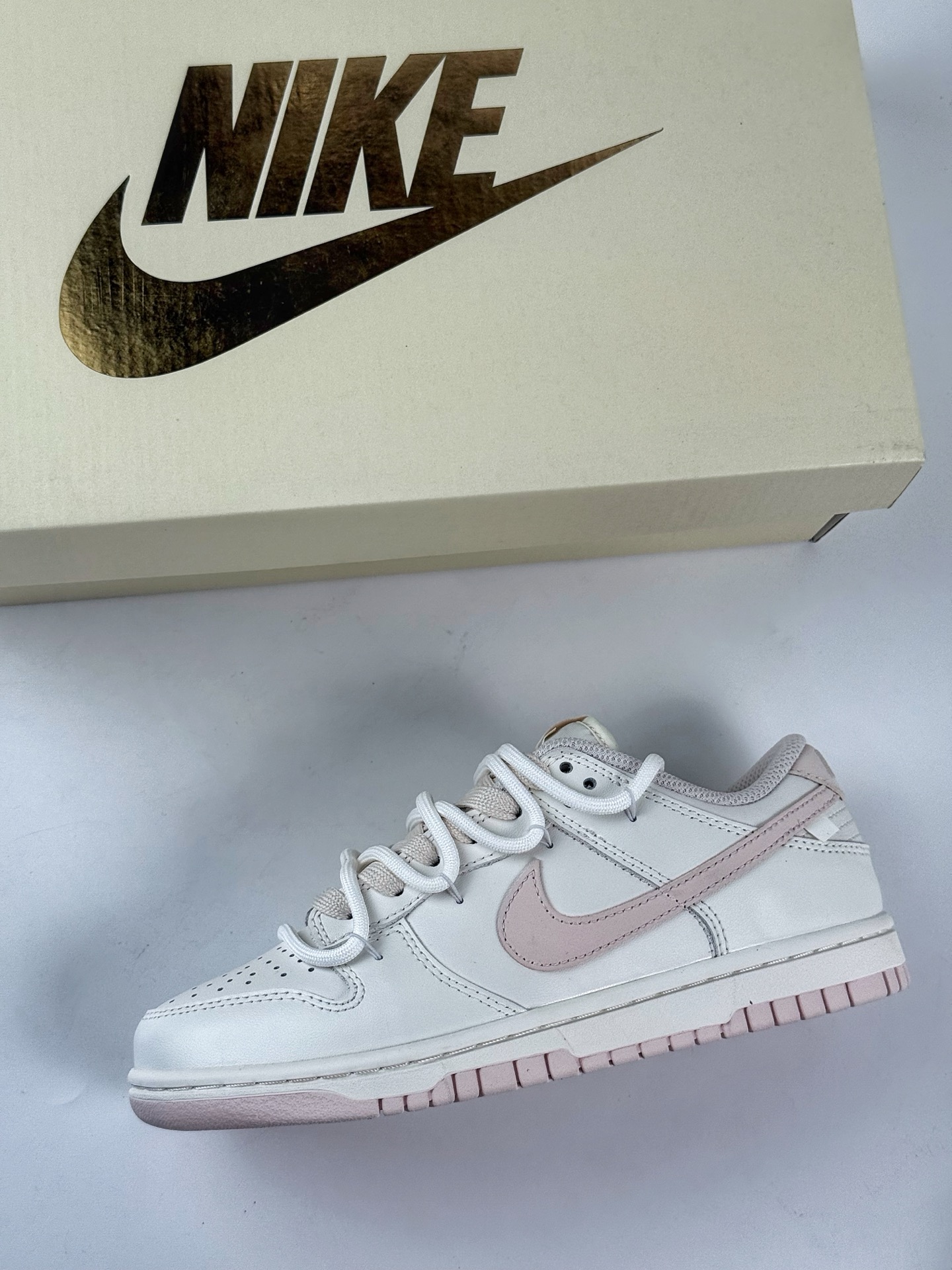 NIKE SB Dunk Low x Just Do It 白粉绑带 WP0510 069