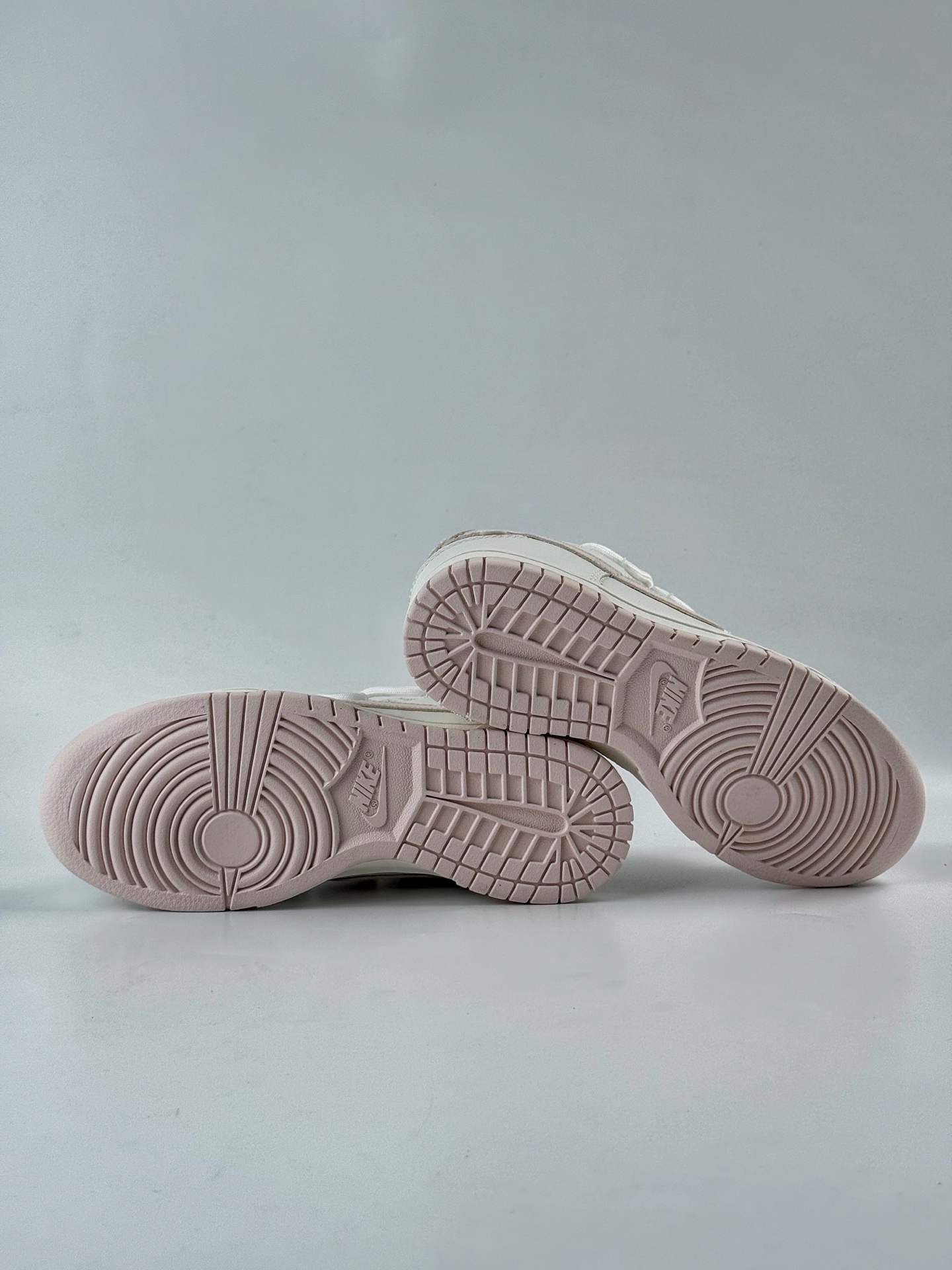 NIKE SB Dunk Low x Just Do It 白粉绑带 WP0510 069