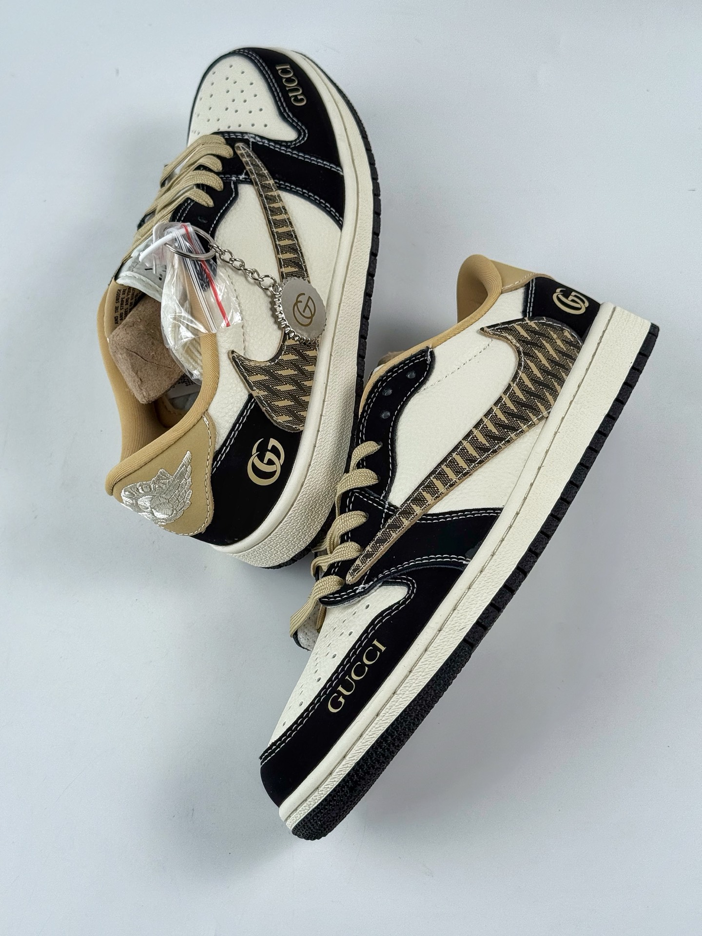 Travis Scott x Nike Air Jordan 1 Low x GUCCI Air Jordan 1 Low 反转黑白倒钩 XB1979-014