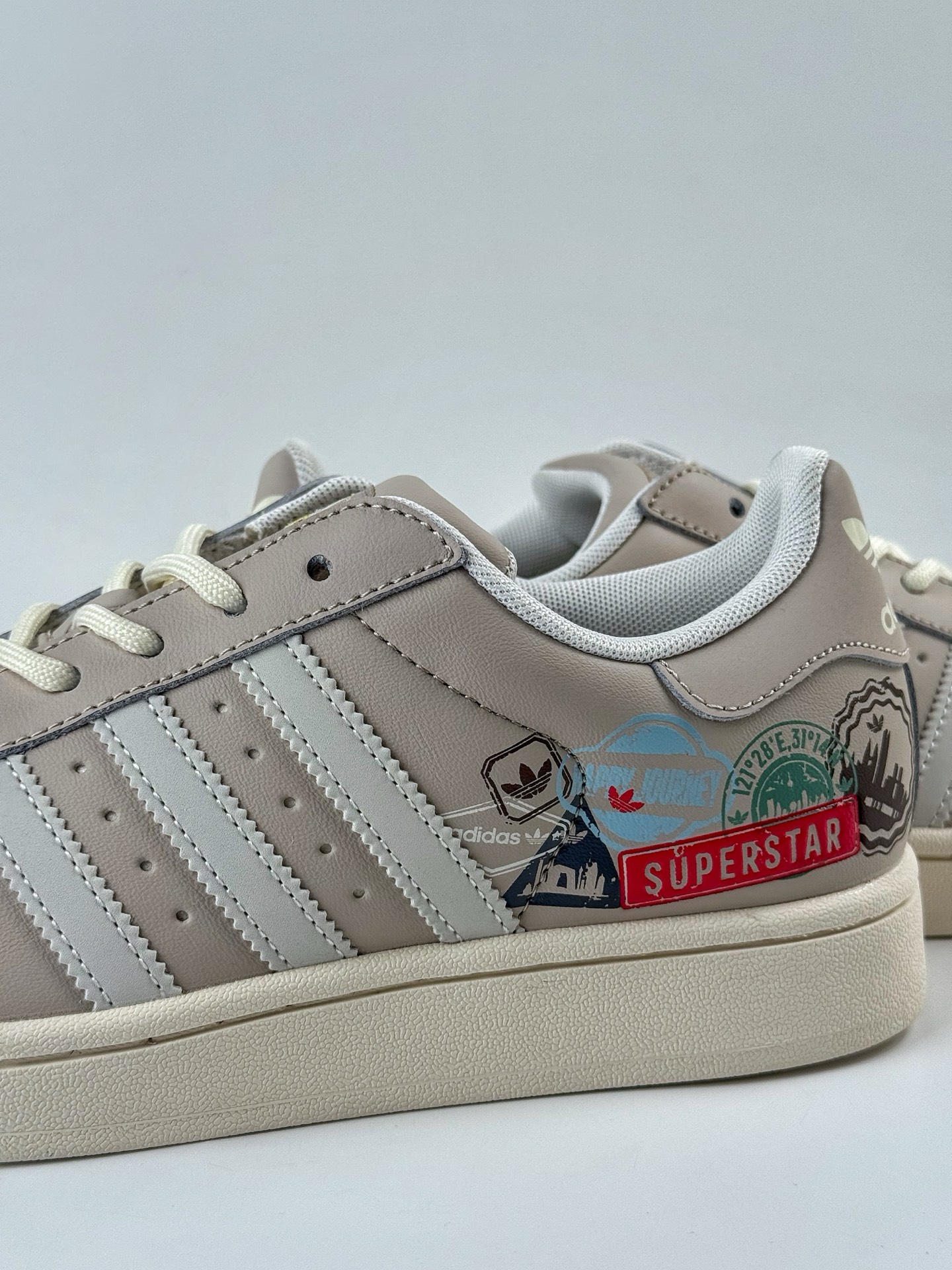 AdidOriginals Superstar 棕灰 JR1330