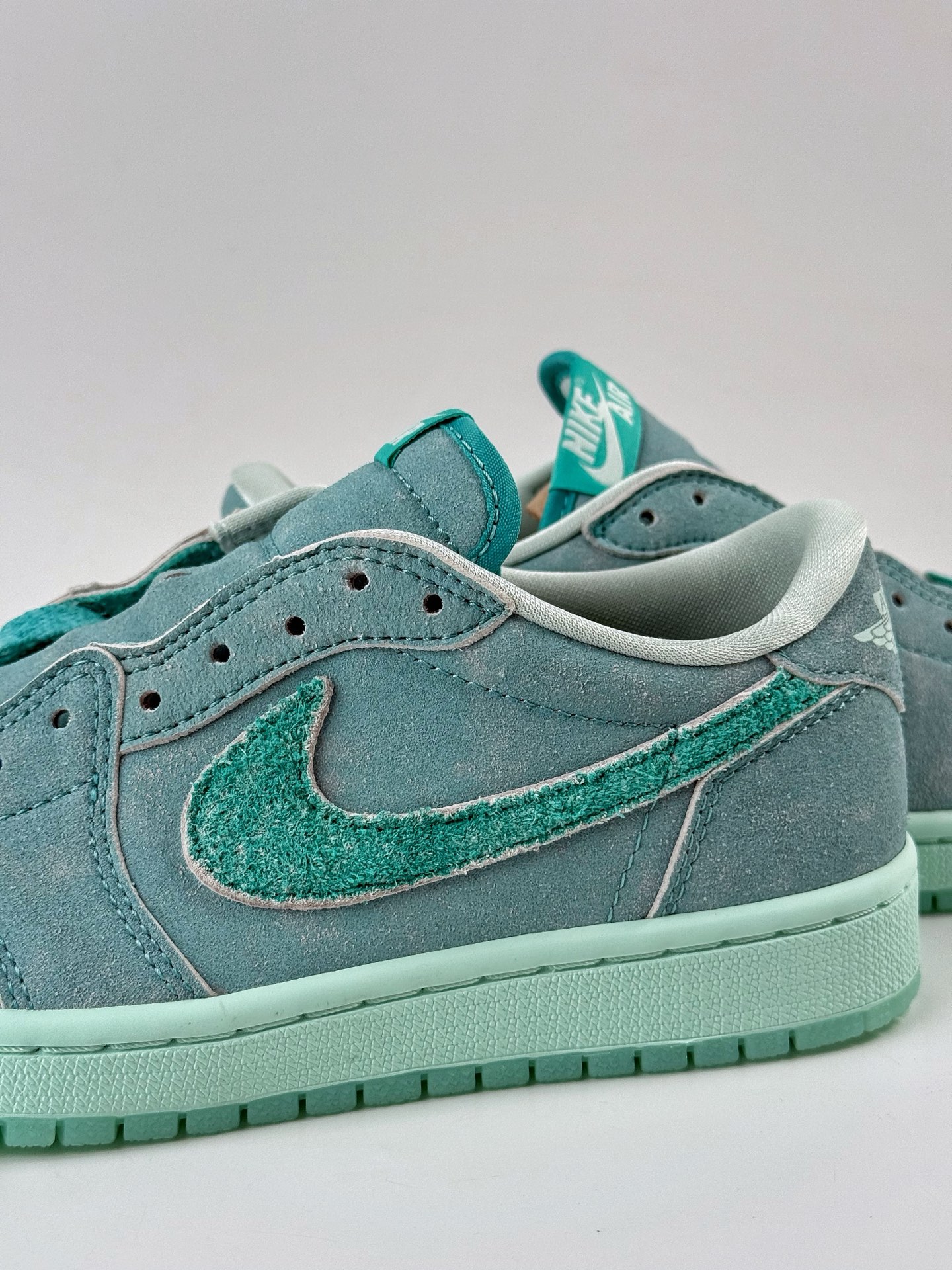 Air Jordan 1 Low 蓝绿 AJ1乔1低帮休闲板鞋  HQ8111-300