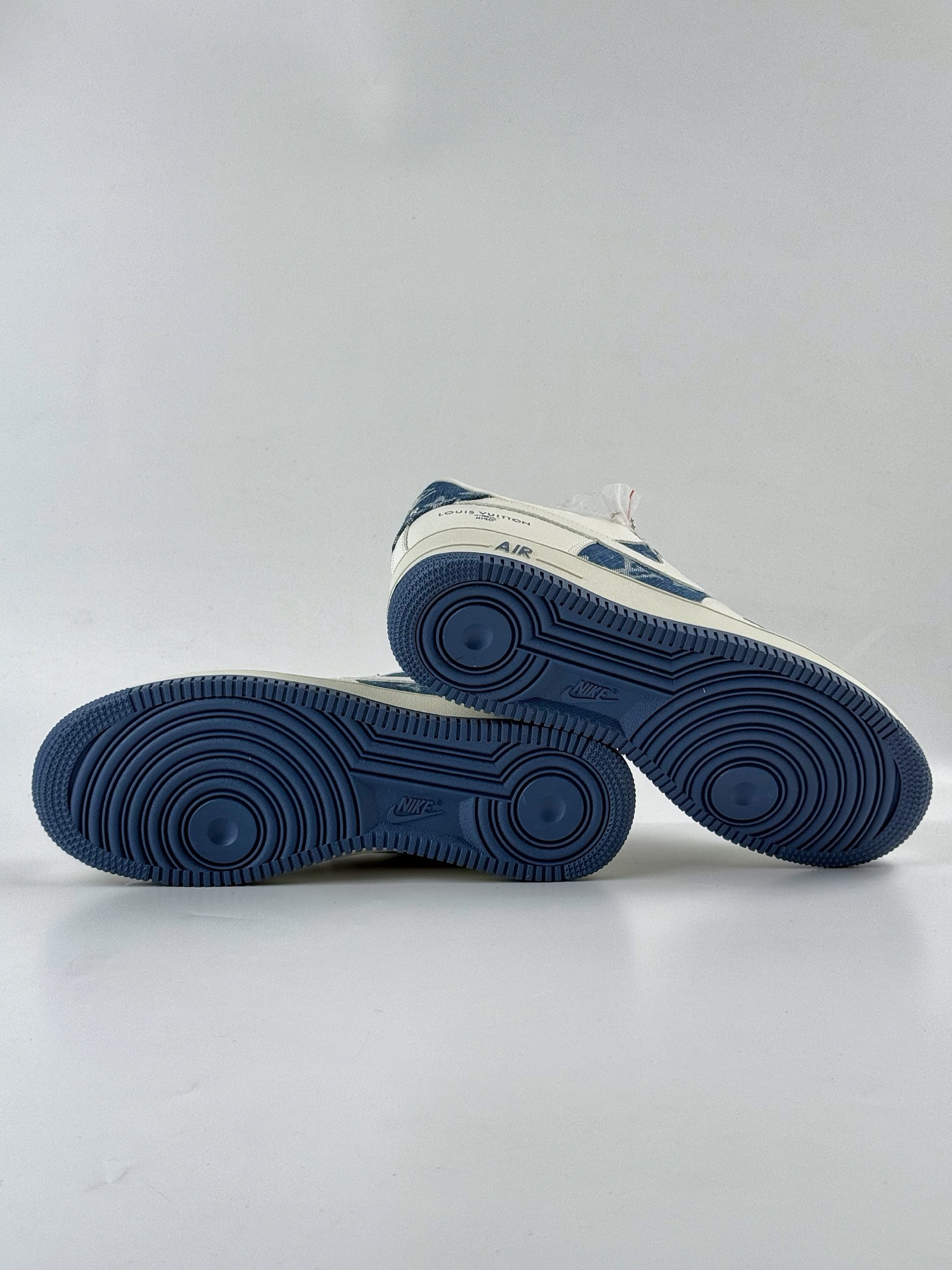 Nike Air Force 1 Low 07 x Louis Vuitton 白蓝牛仔  SC9207-536
