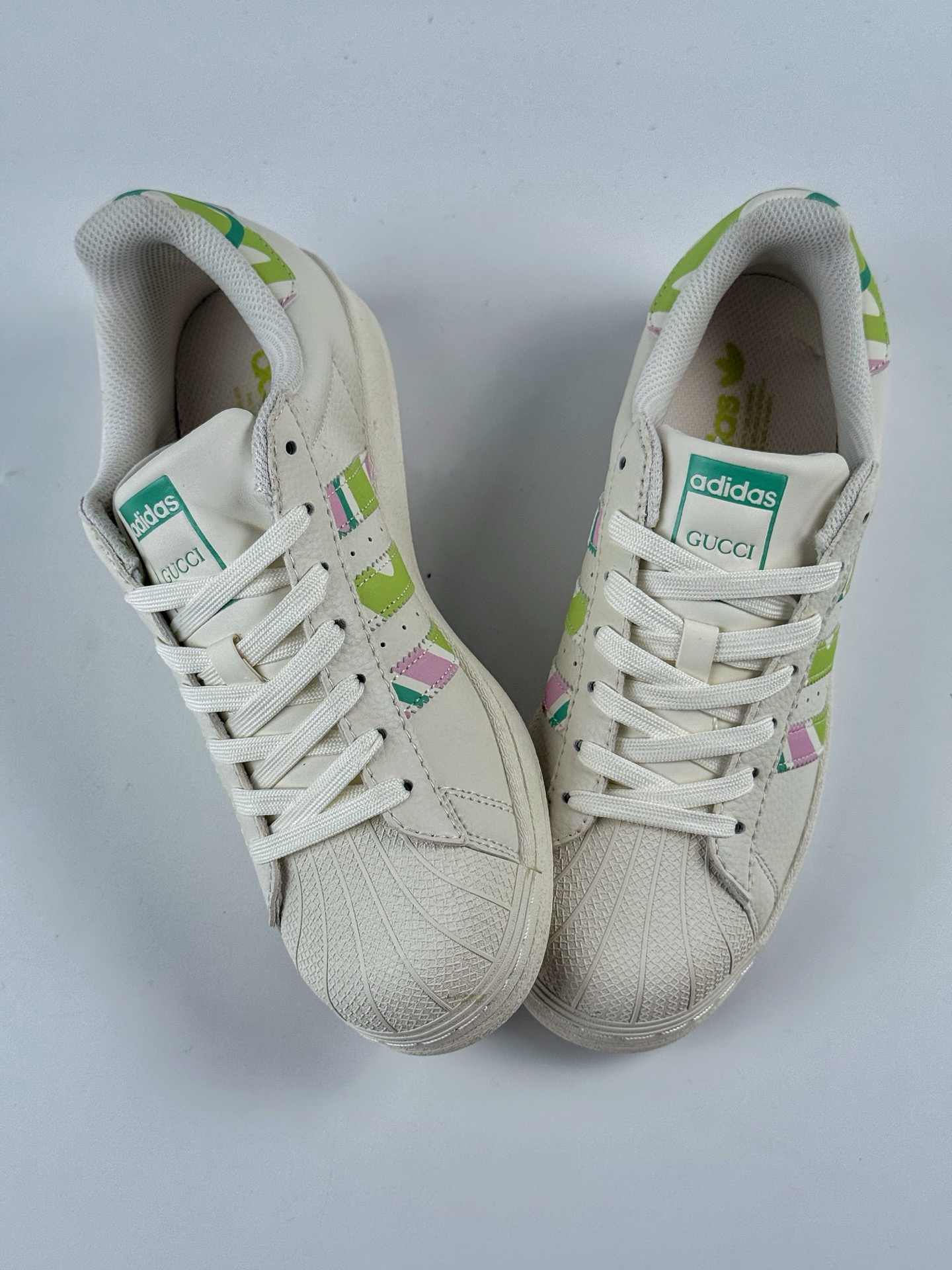 AD Originals Superstar x GUCCI 白绿 采用全新头层拼接皮革材质  DS0024