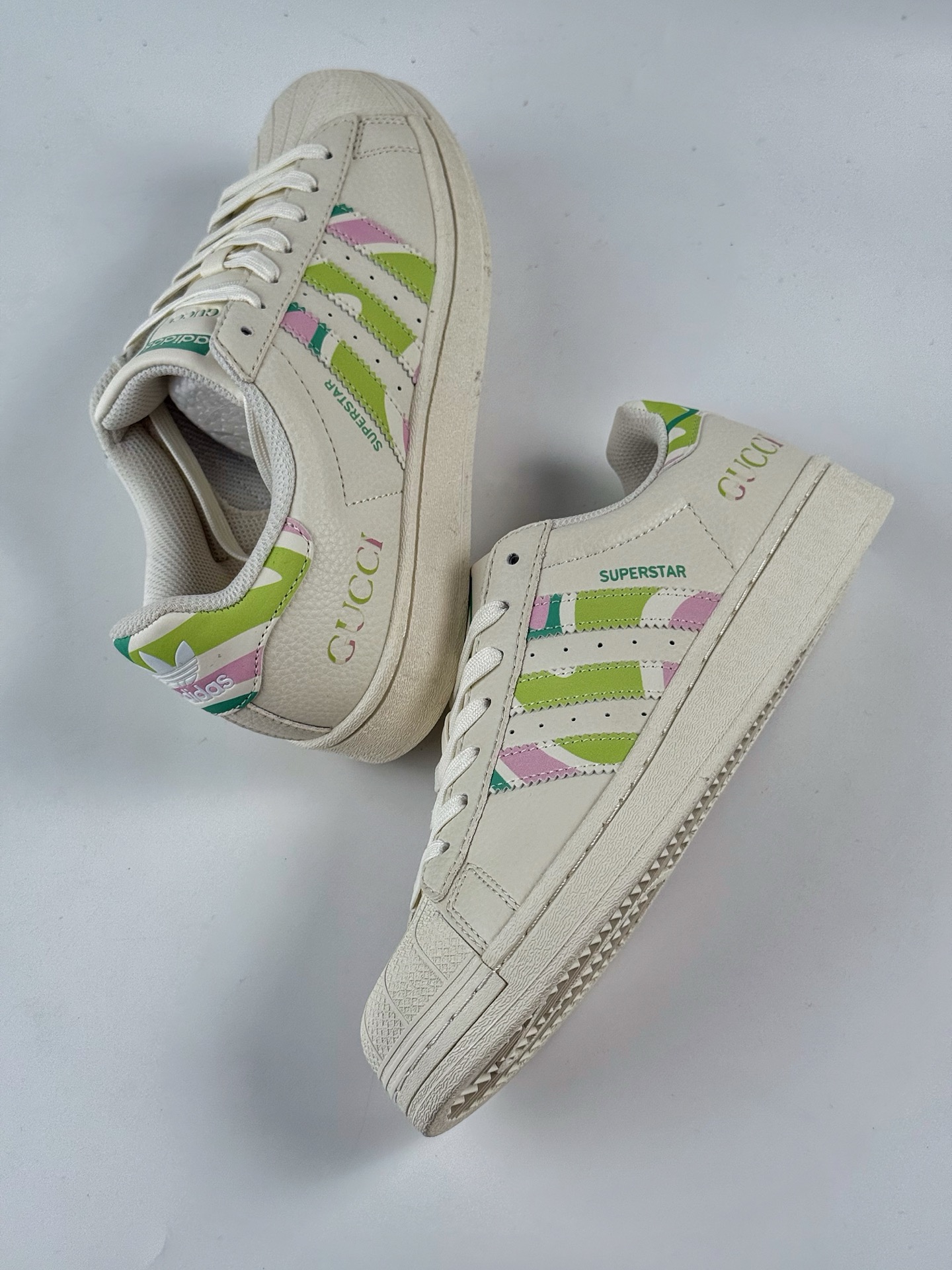AD Originals Superstar x GUCCI 白绿 采用全新头层拼接皮革材质  DS0024