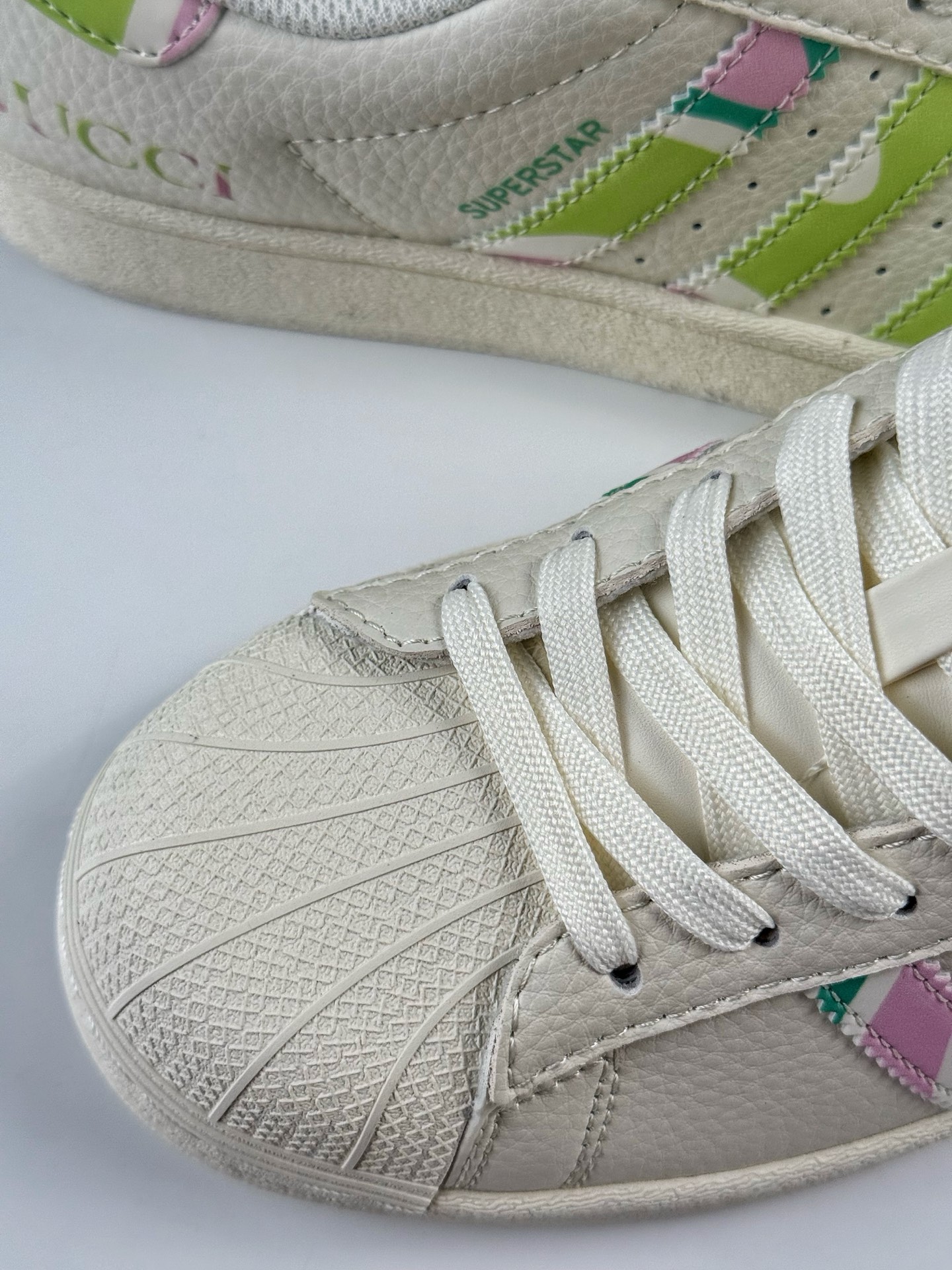 AD Originals Superstar x GUCCI 白绿 采用全新头层拼接皮革材质  DS0024